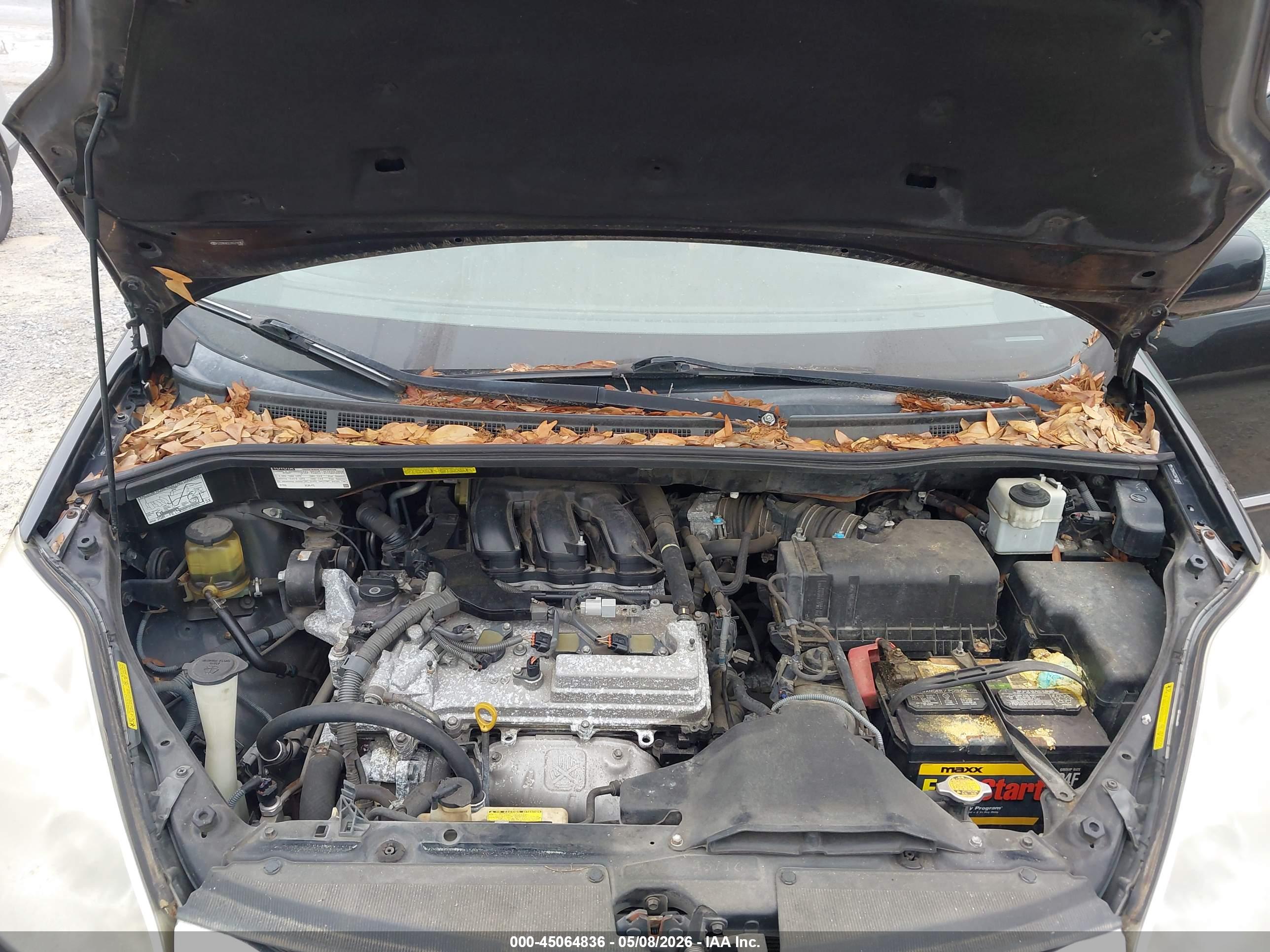 TOYOTA SIENNA image 10