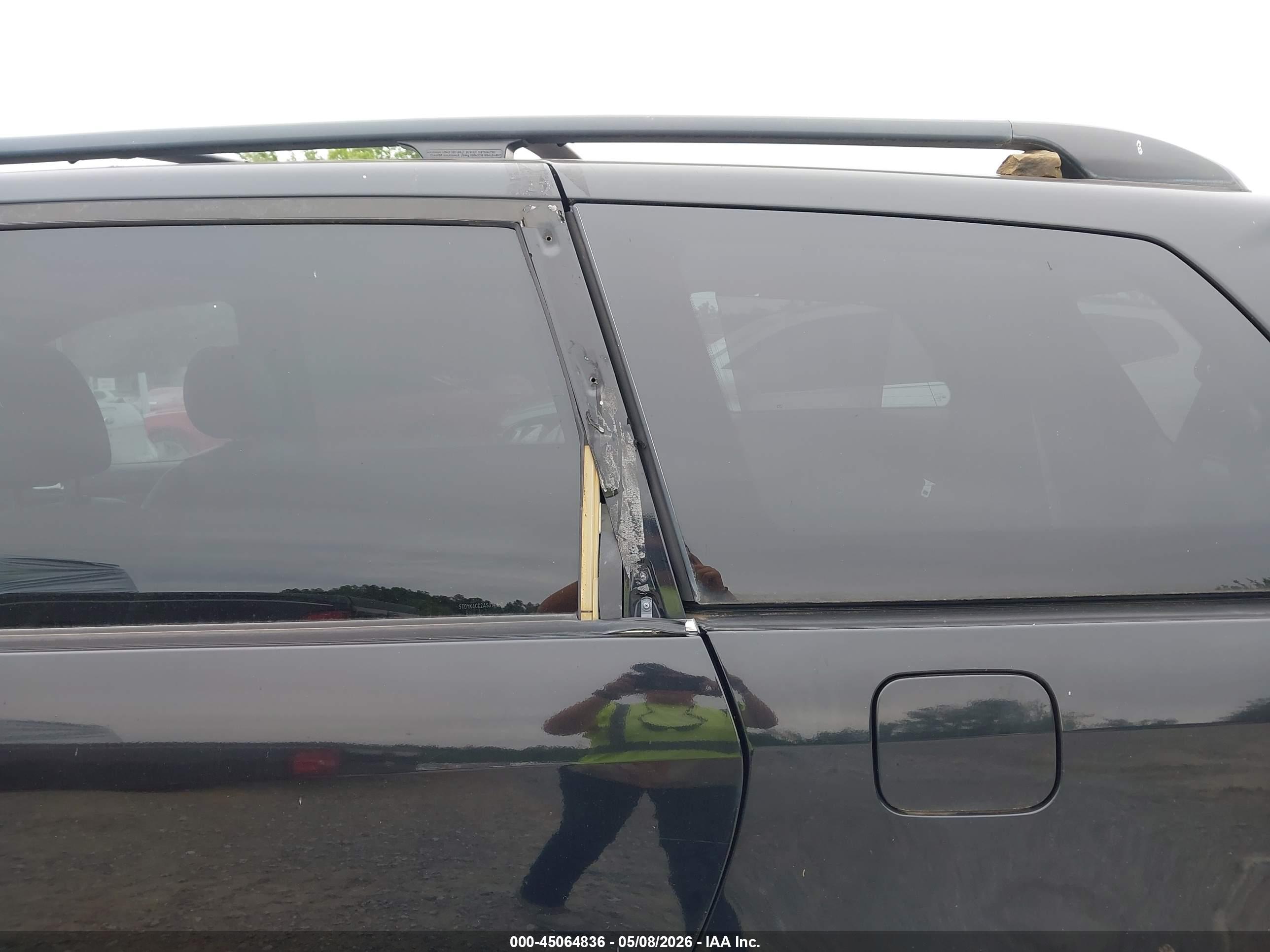 TOYOTA SIENNA image 6