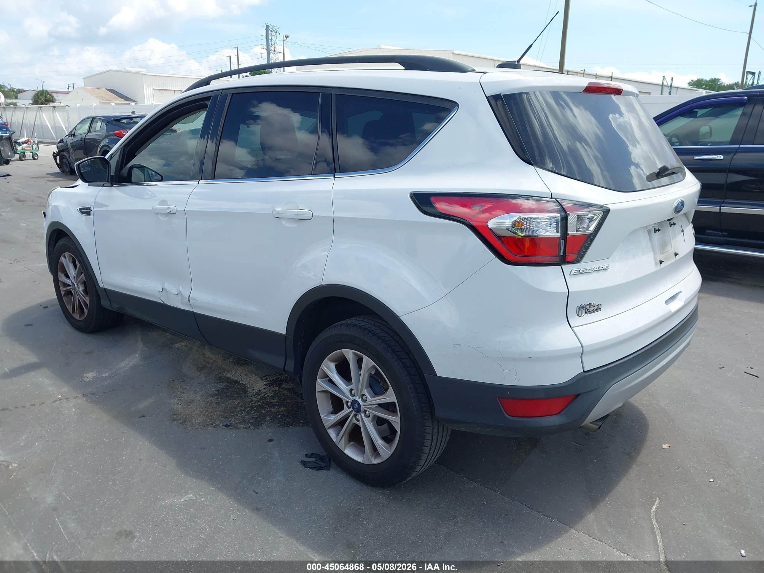 FORD ESCAPE image 3