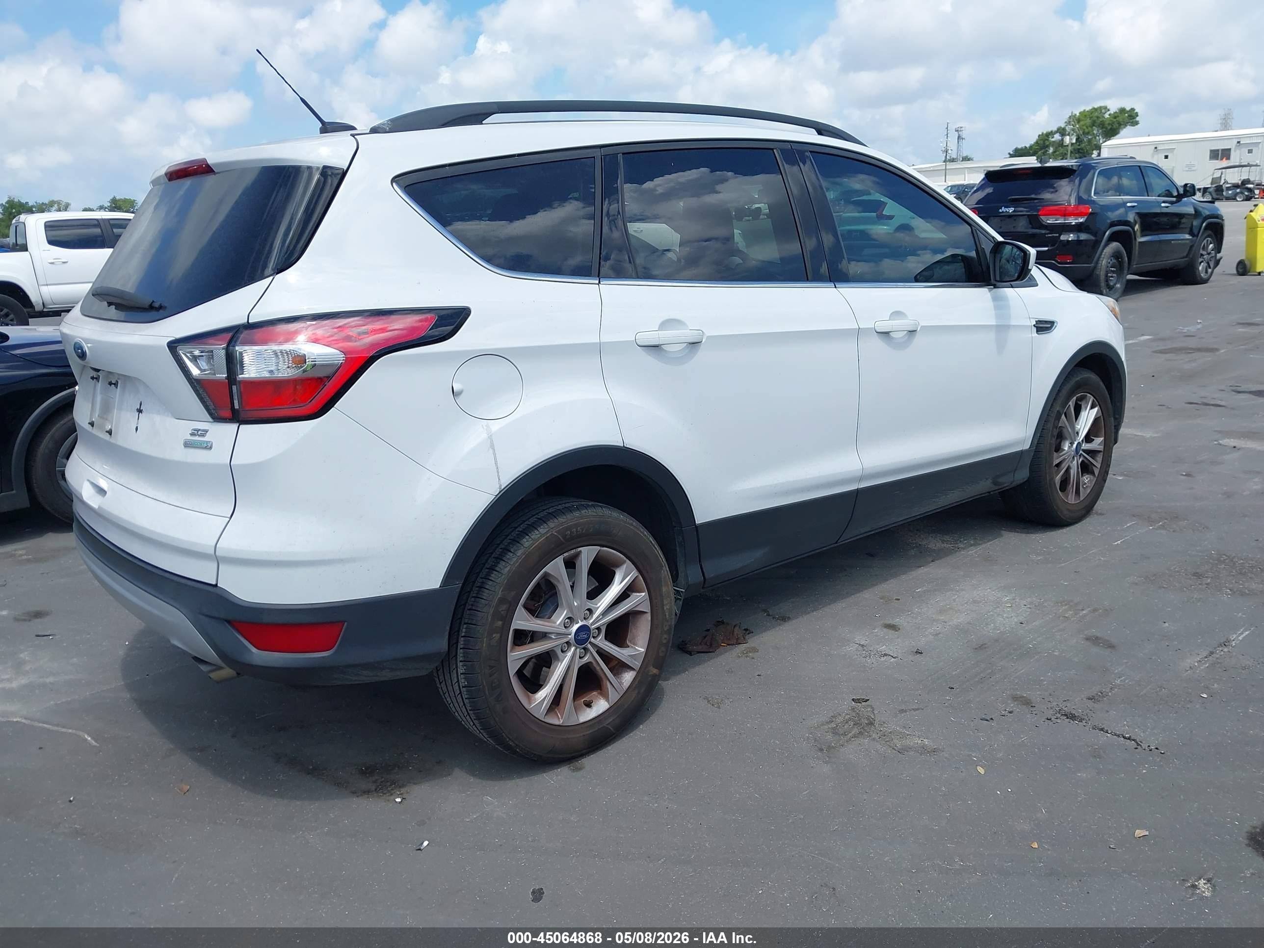 FORD ESCAPE image 4
