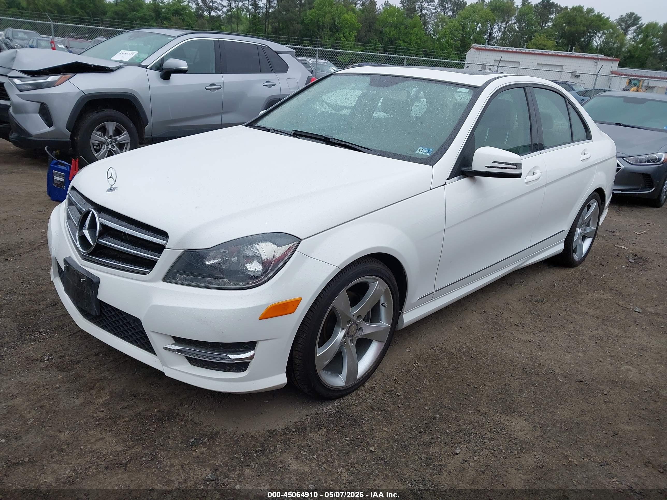 MERCEDES-BENZ C image 2
