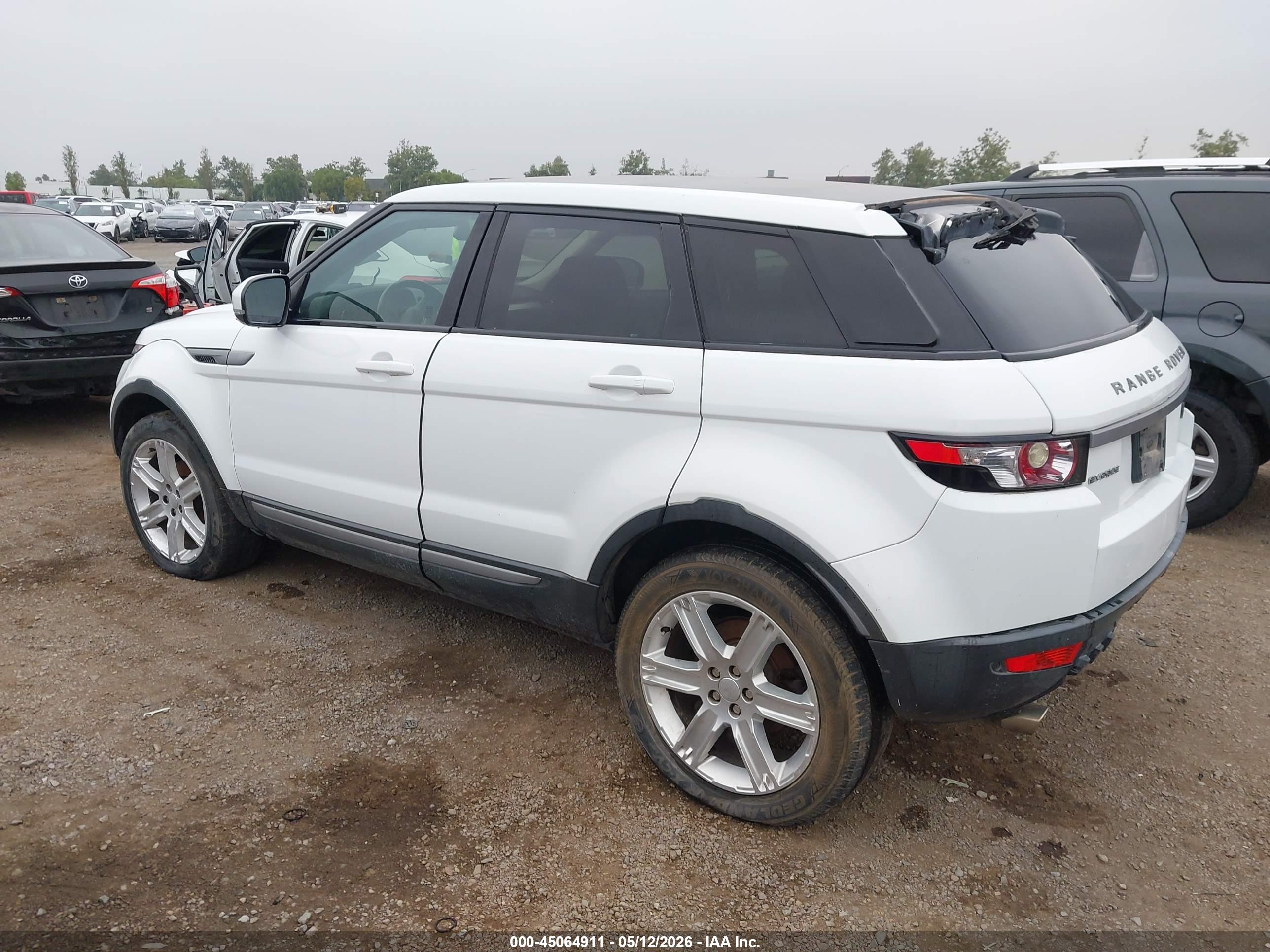 LAND ROVER image 3