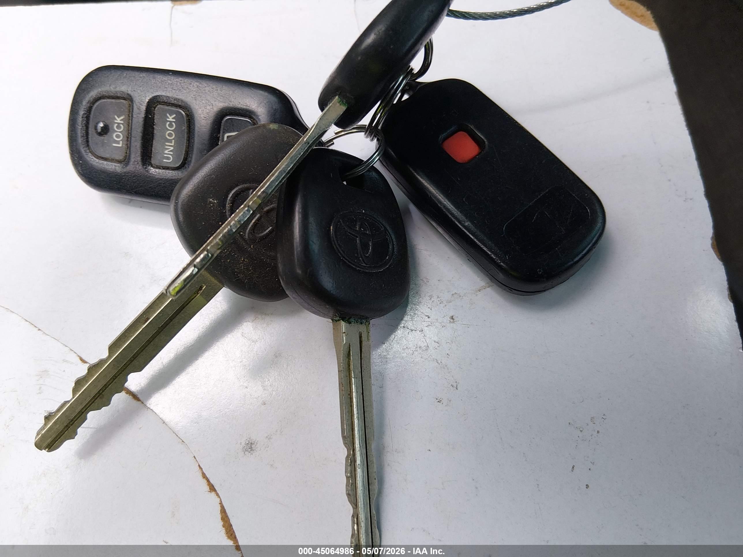 TOYOTA 4RUNNER image 11