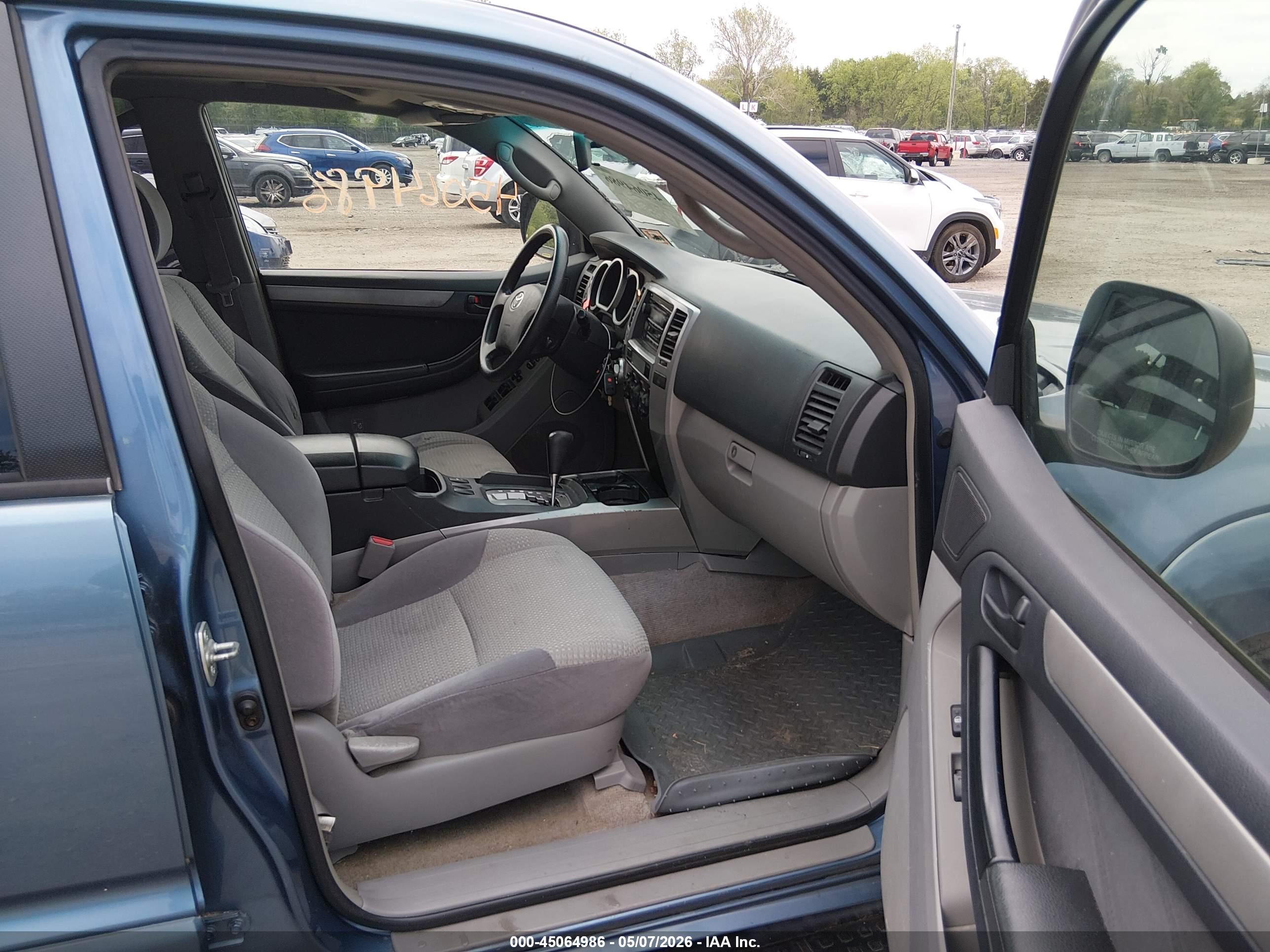 TOYOTA 4RUNNER image 5