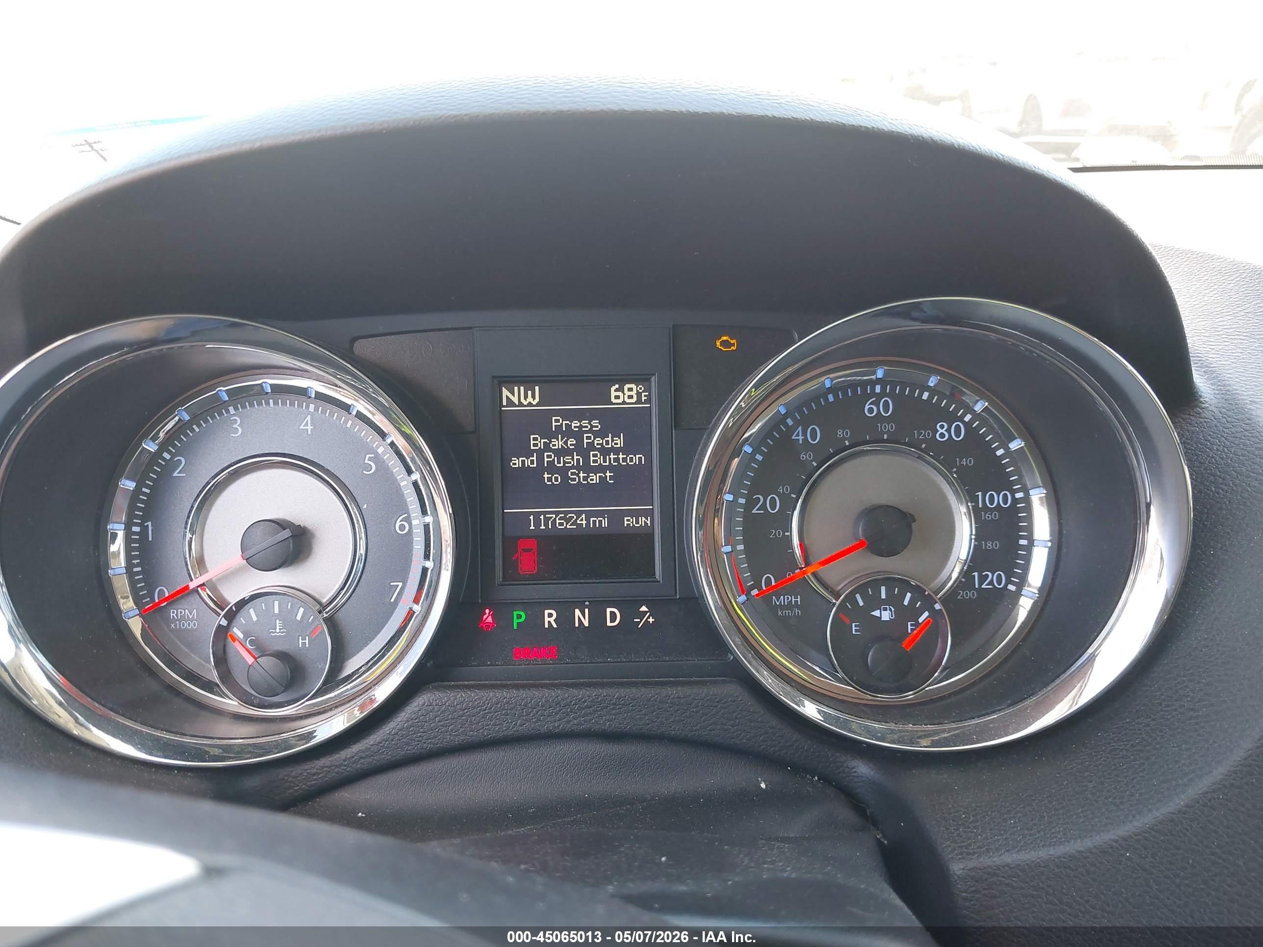 CHRYSLER TOWN image 7