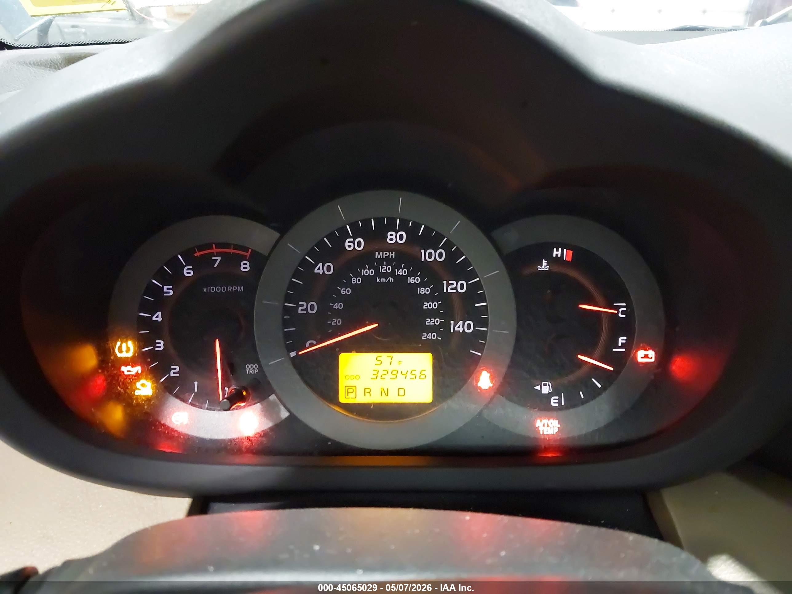 TOYOTA RAV4 image 7