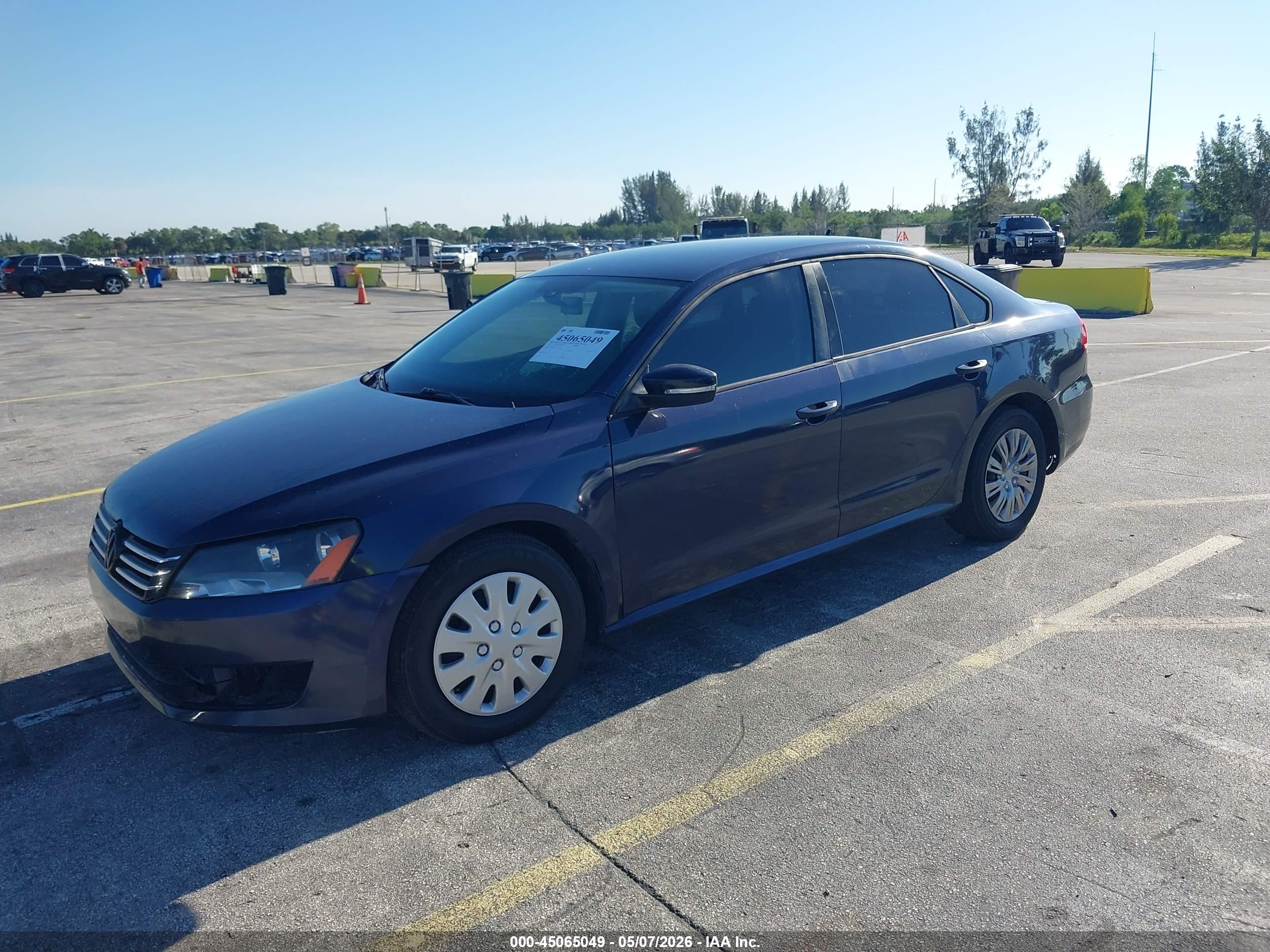 VOLKSWAGEN PASSAT image 2