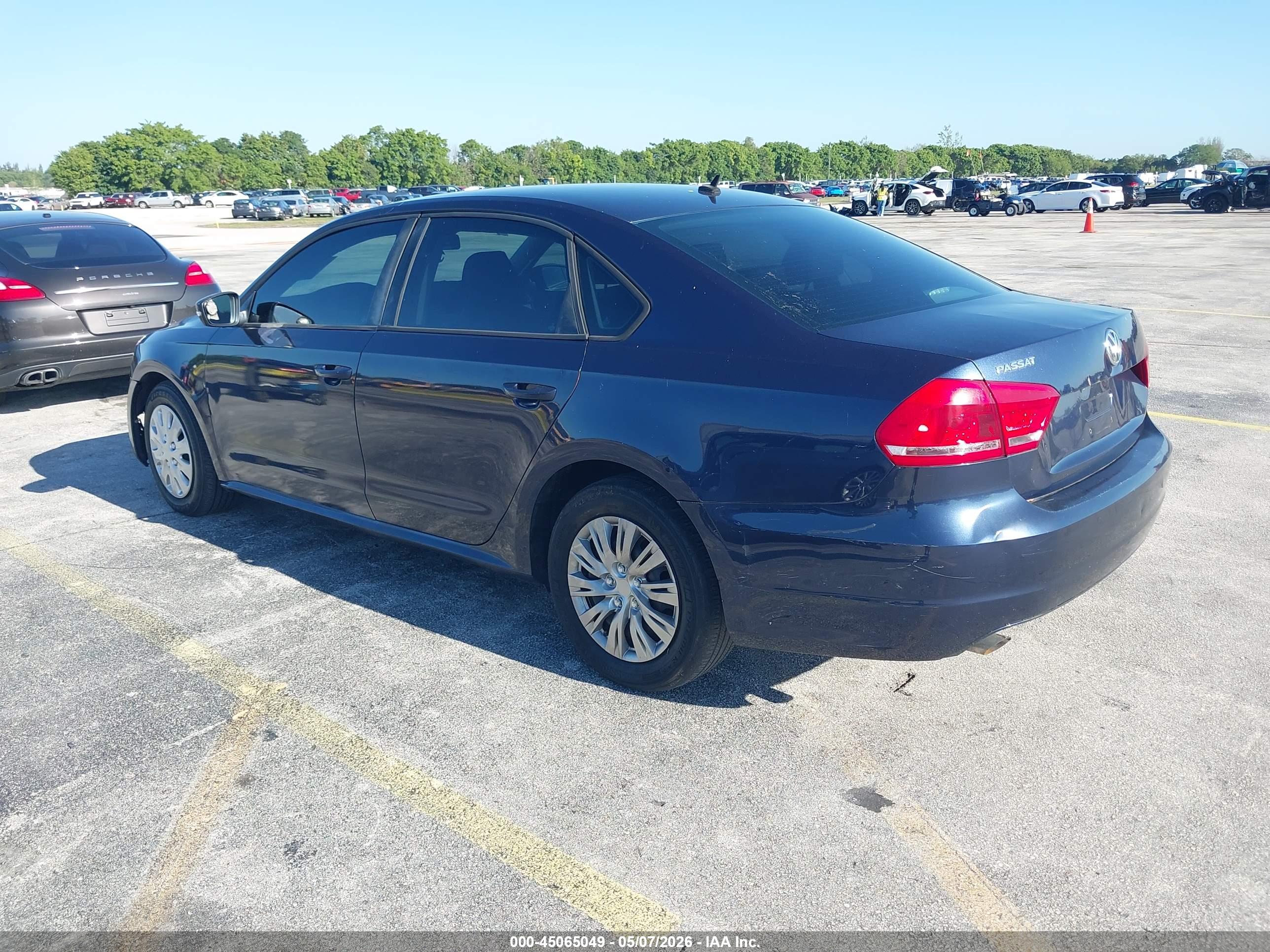 VOLKSWAGEN PASSAT image 3