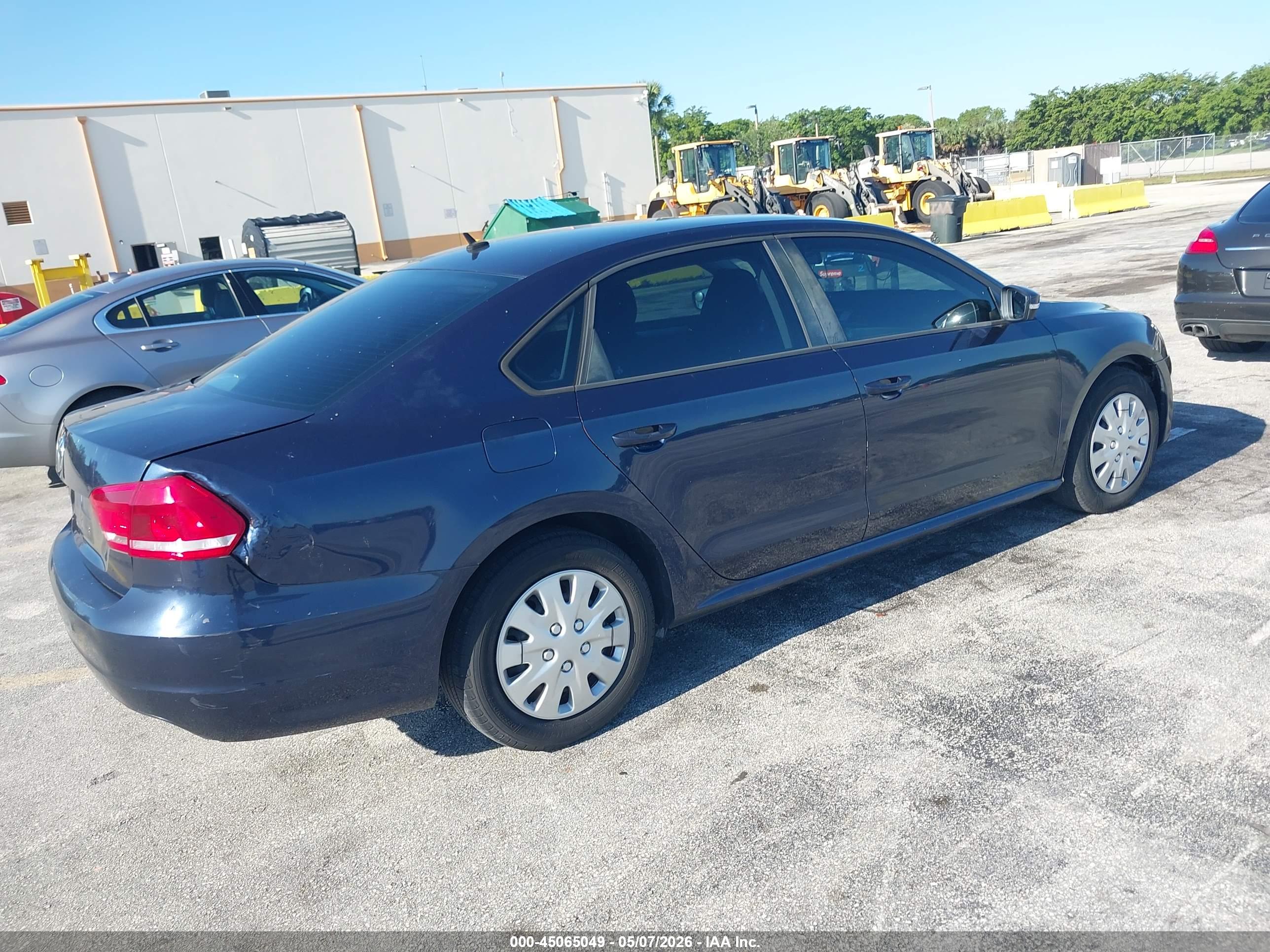 VOLKSWAGEN PASSAT image 4