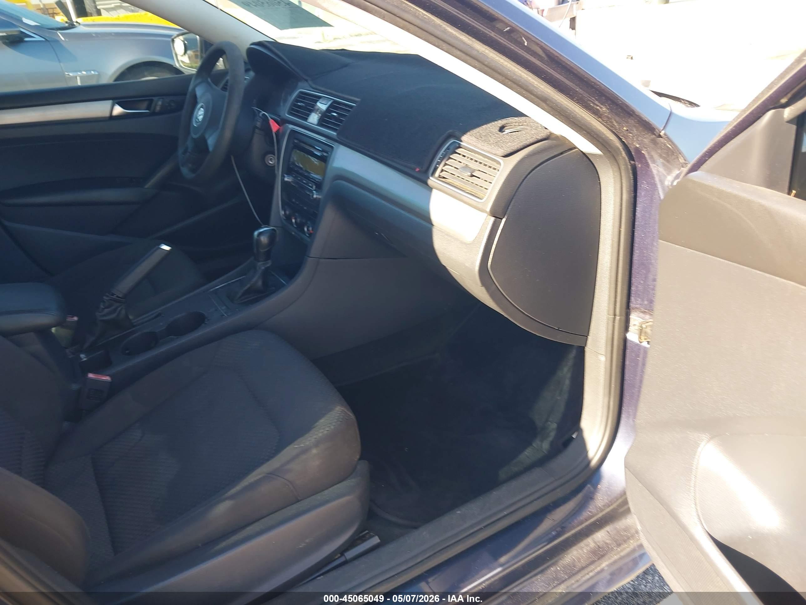 VOLKSWAGEN PASSAT image 5