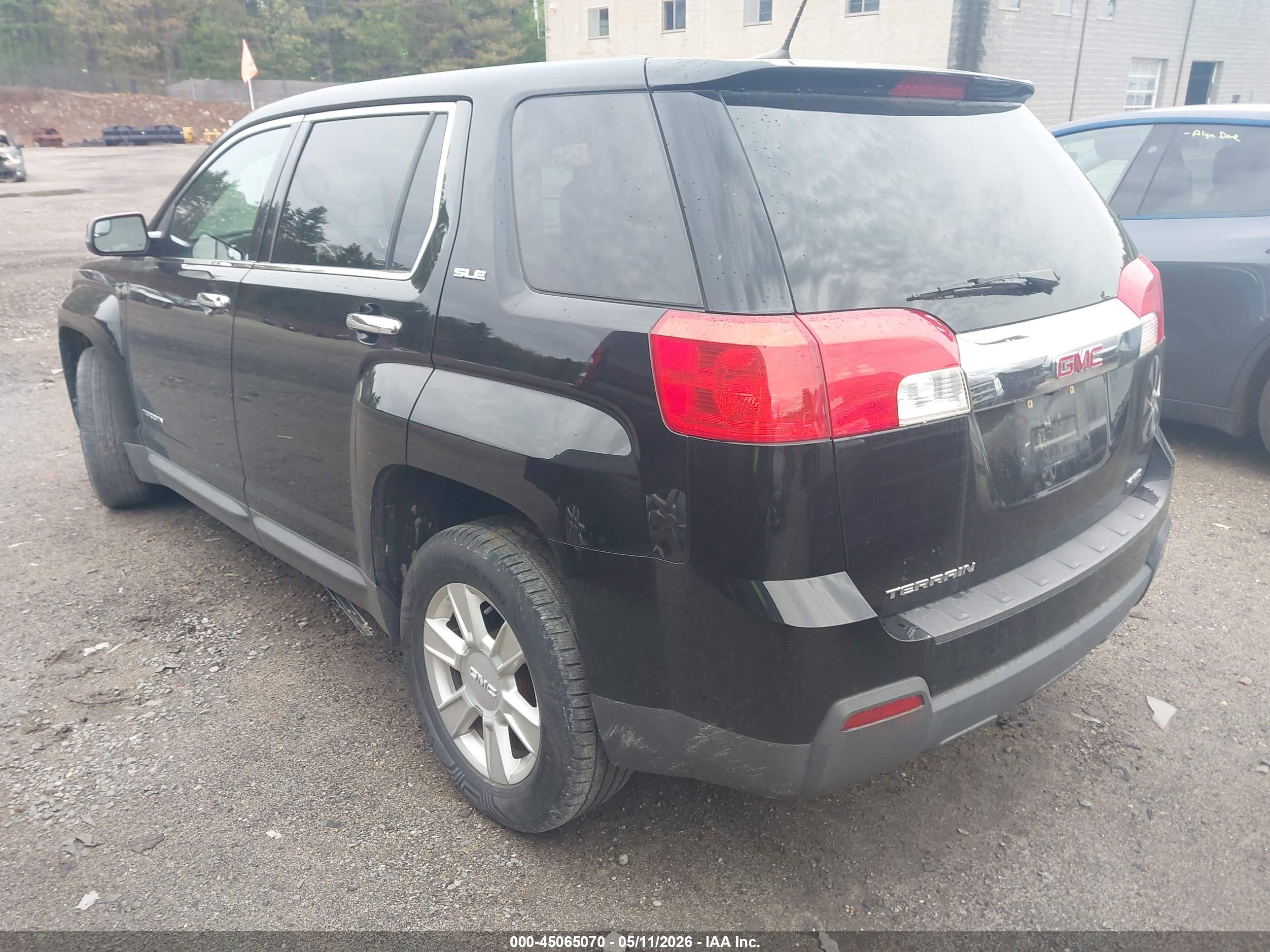 GMC TERRAIN image 3