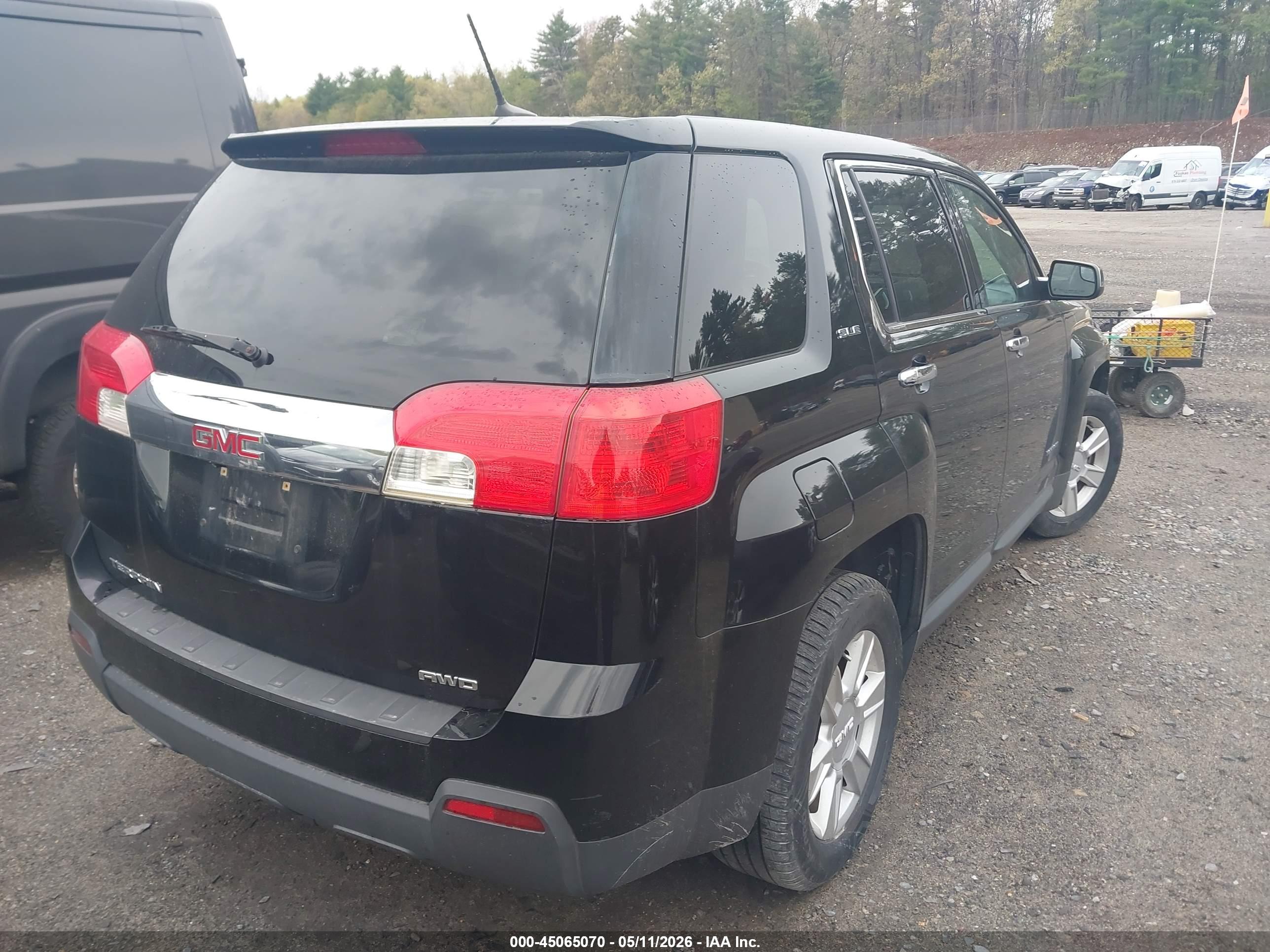 GMC TERRAIN image 4