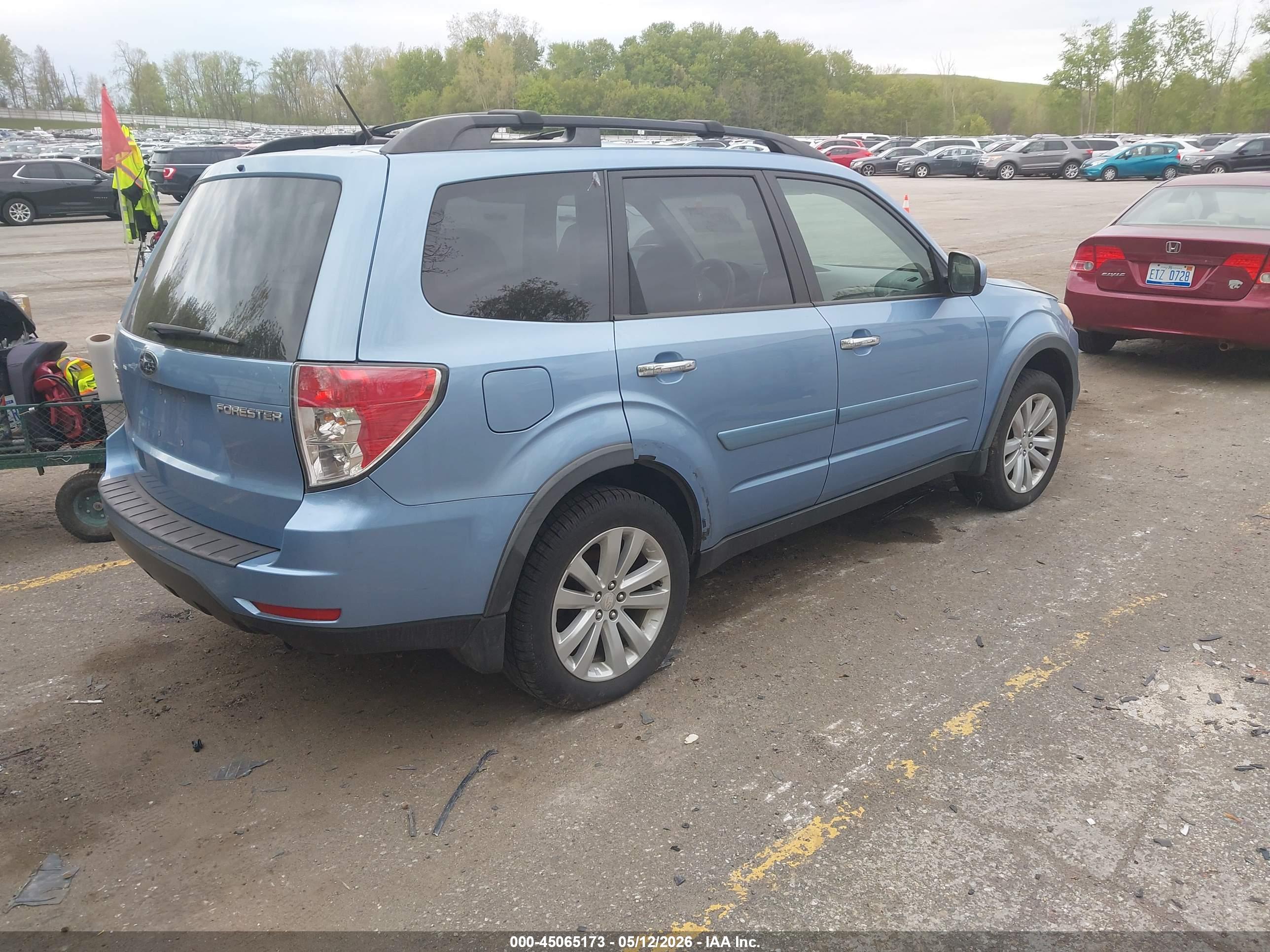 SUBARU FORESTER image 4
