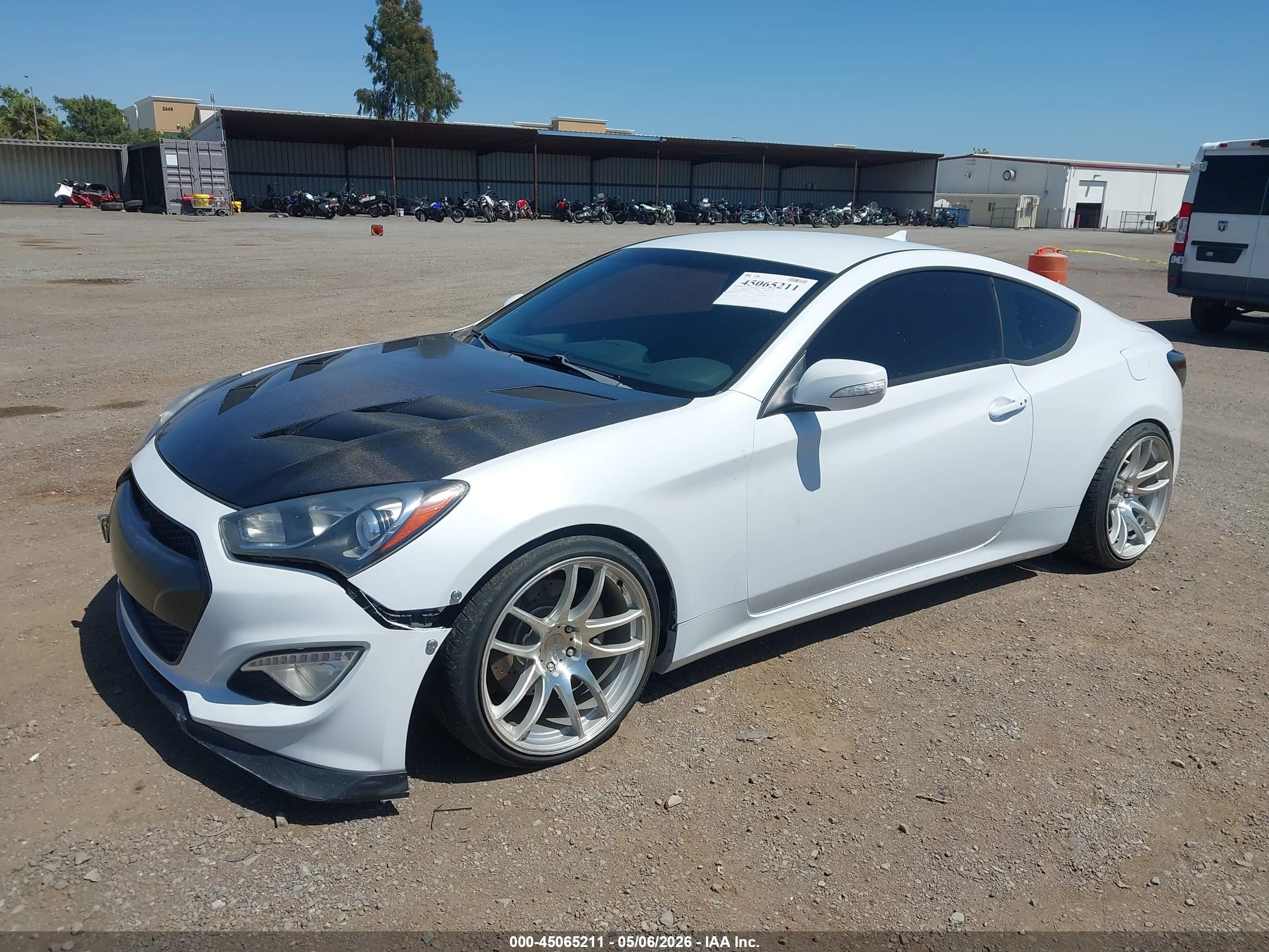 HYUNDAI GENESIS image 2