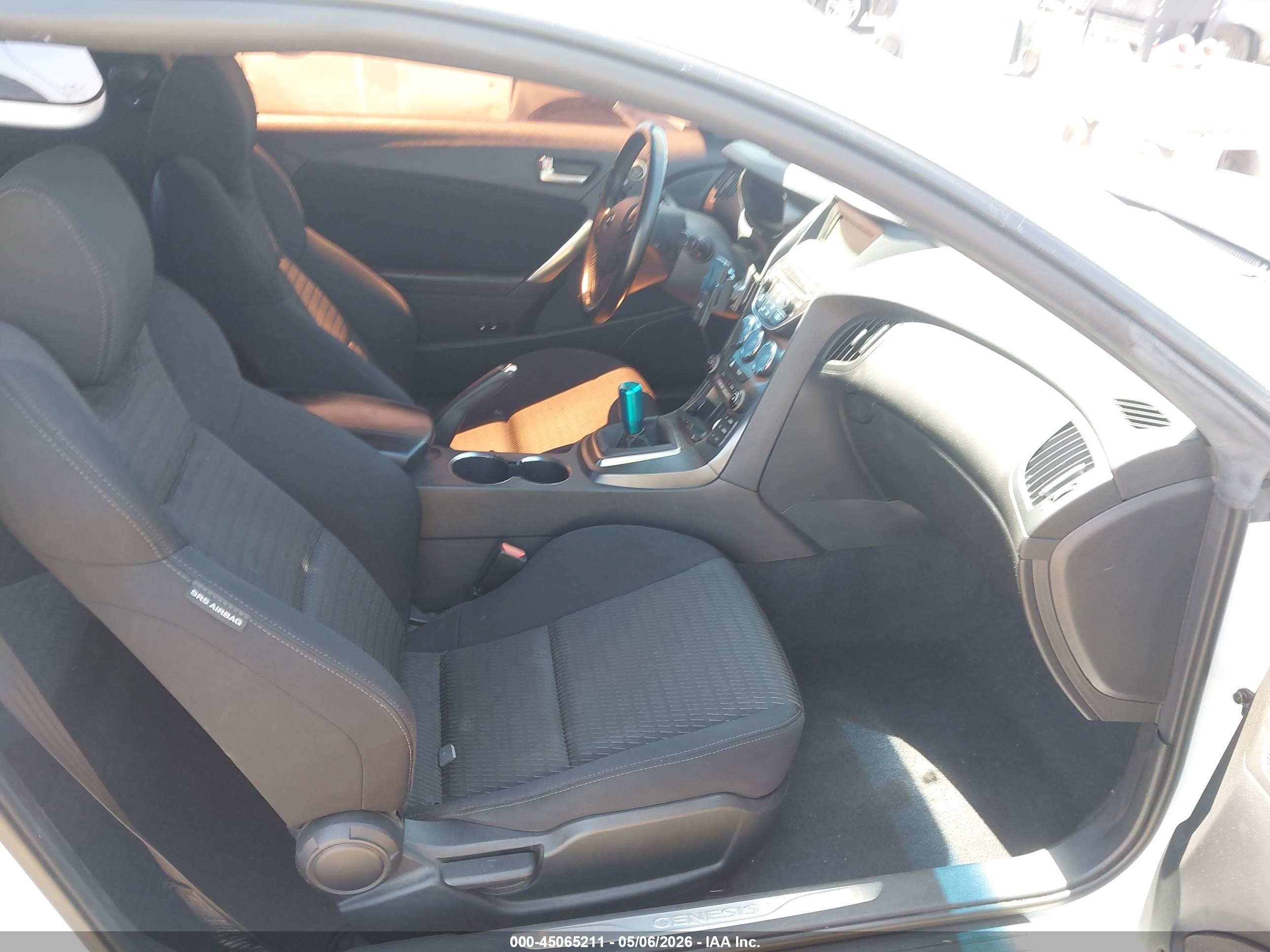 HYUNDAI GENESIS image 5
