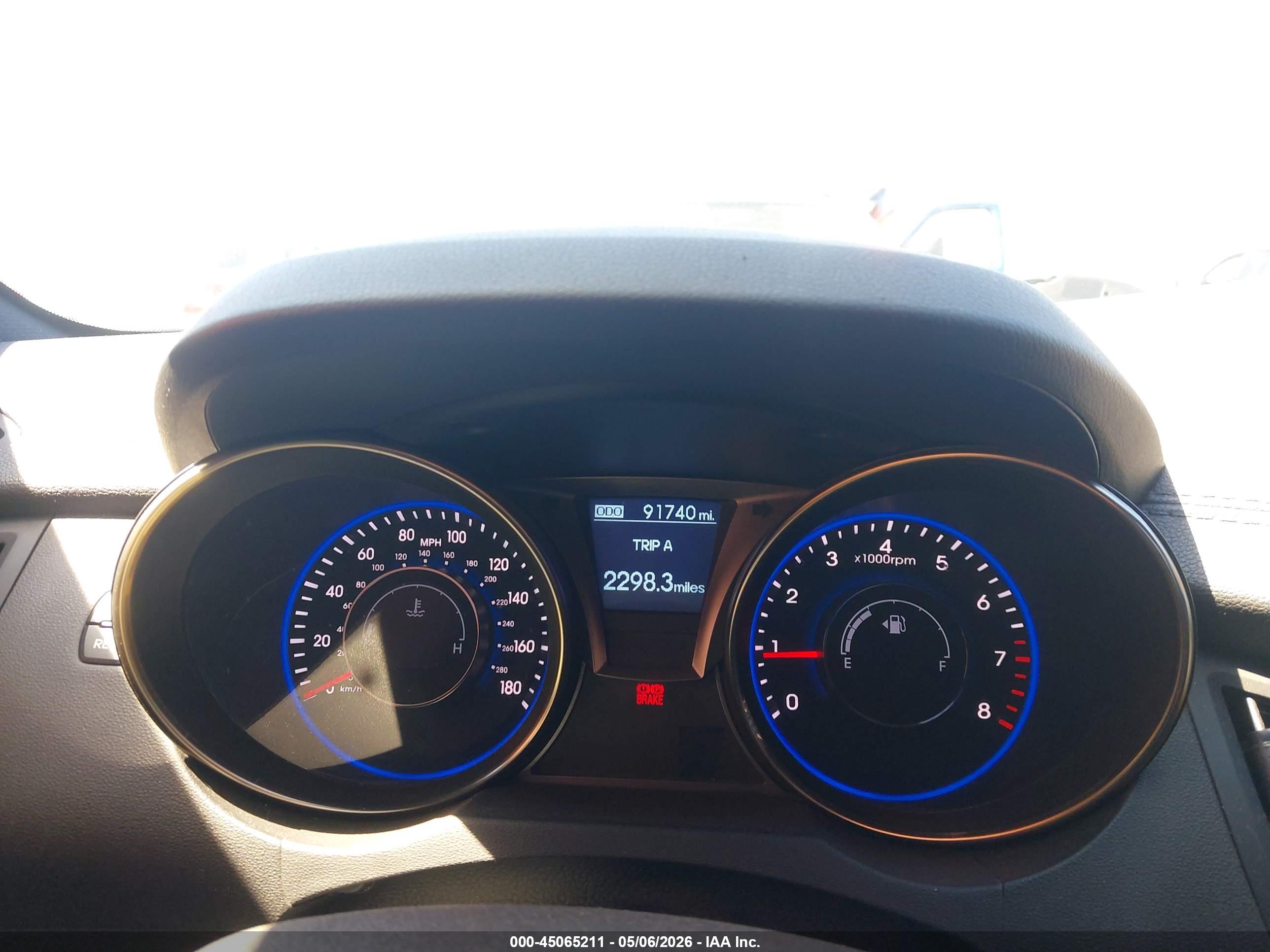 HYUNDAI GENESIS image 7