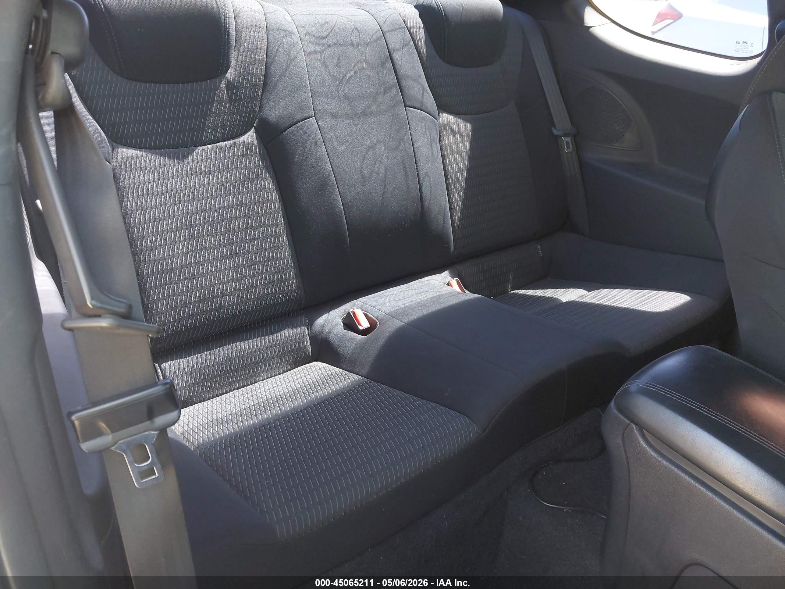 HYUNDAI GENESIS image 8