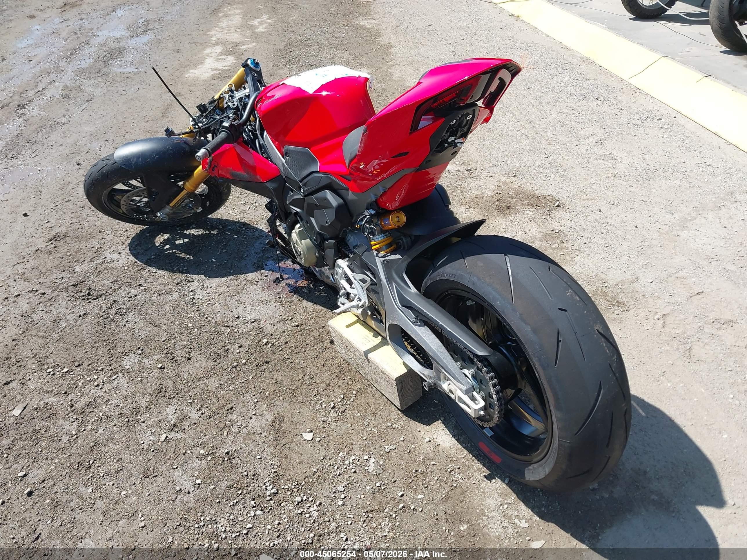 DUCATI STREETFIGHTER image 3
