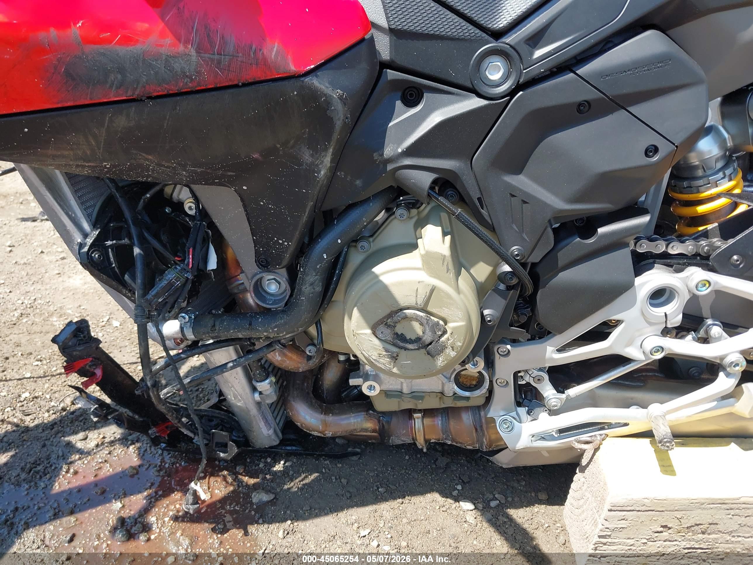 DUCATI STREETFIGHTER image 9