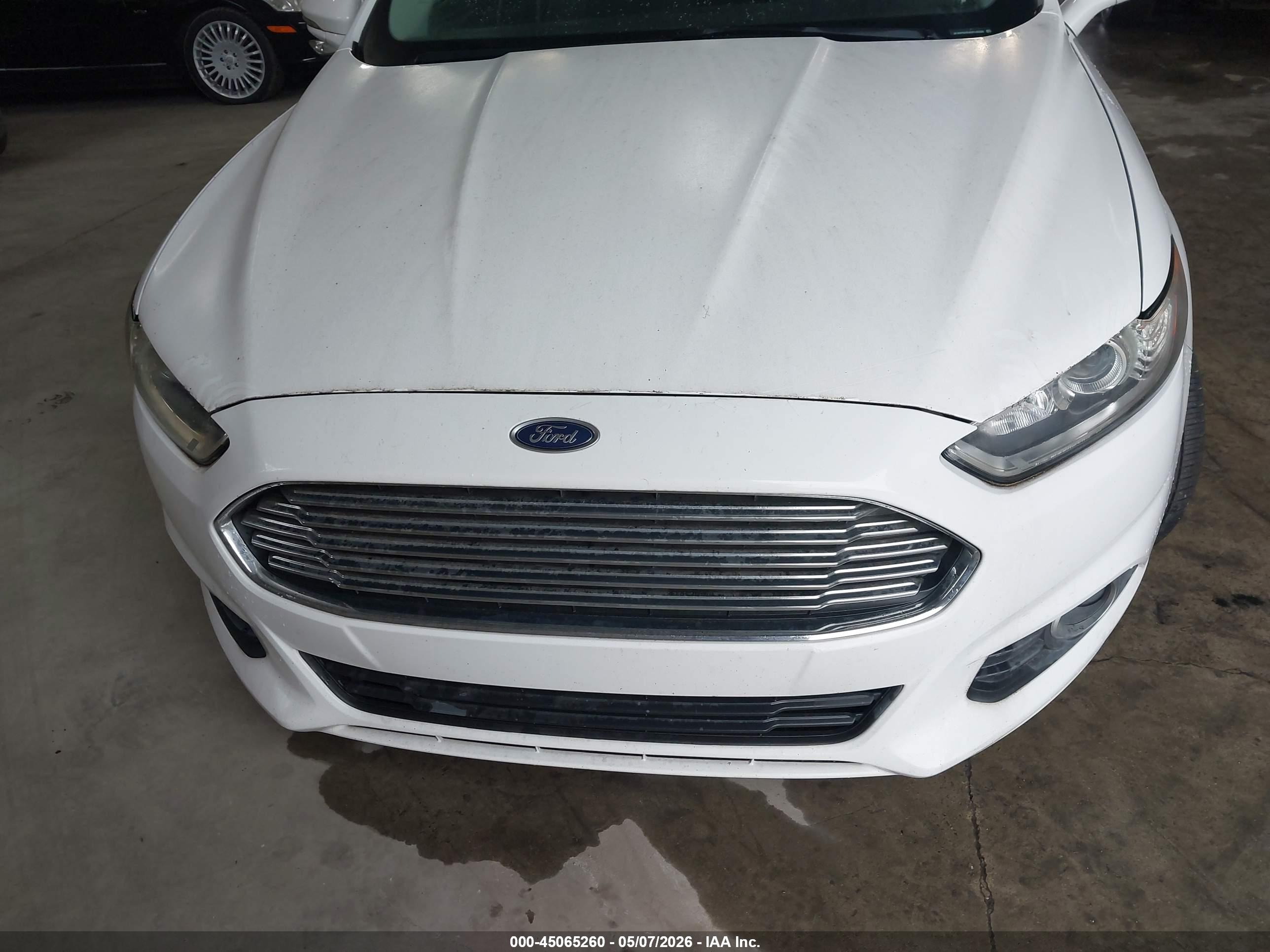 FORD FUSION image 6