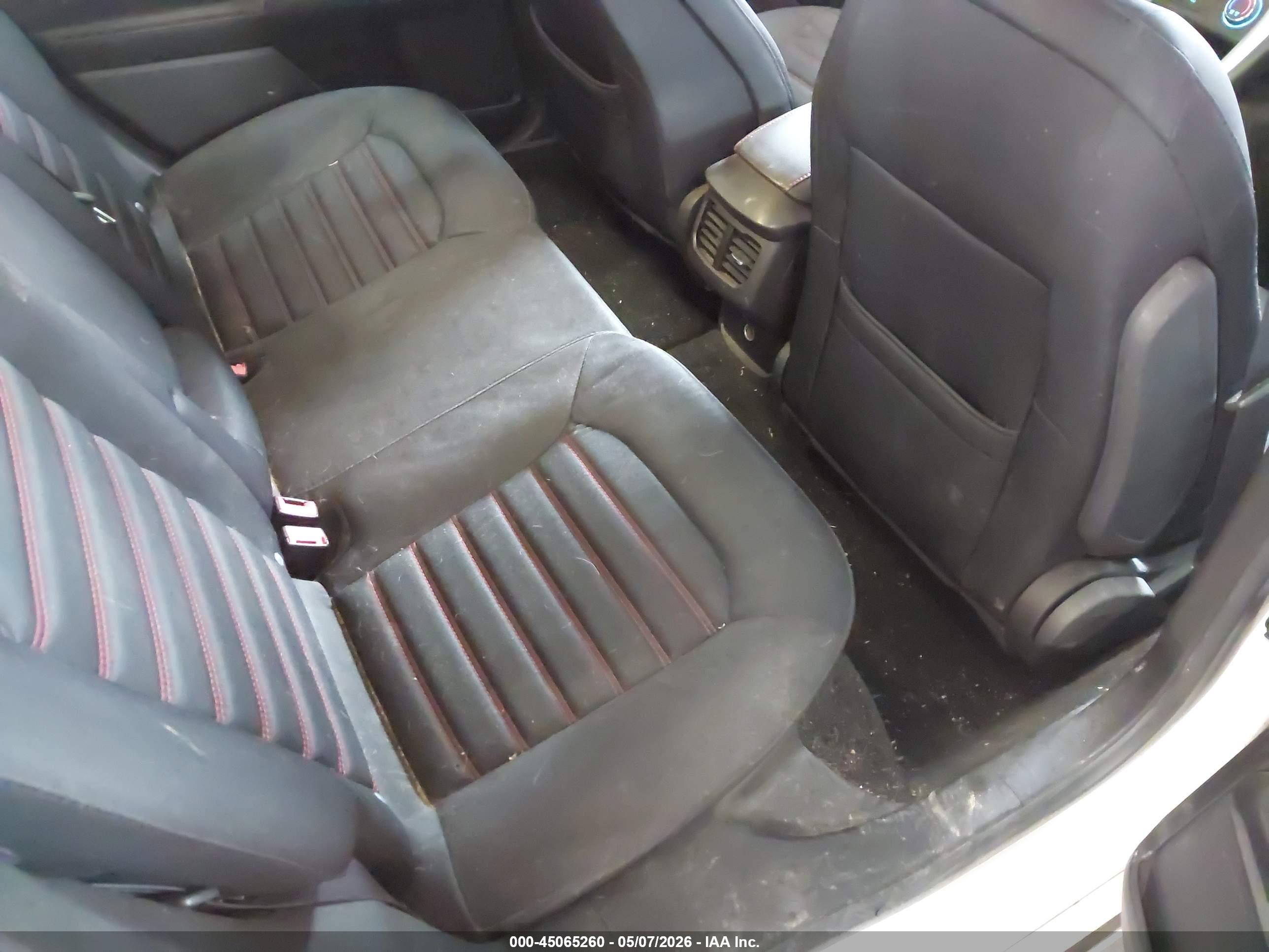 FORD FUSION image 8