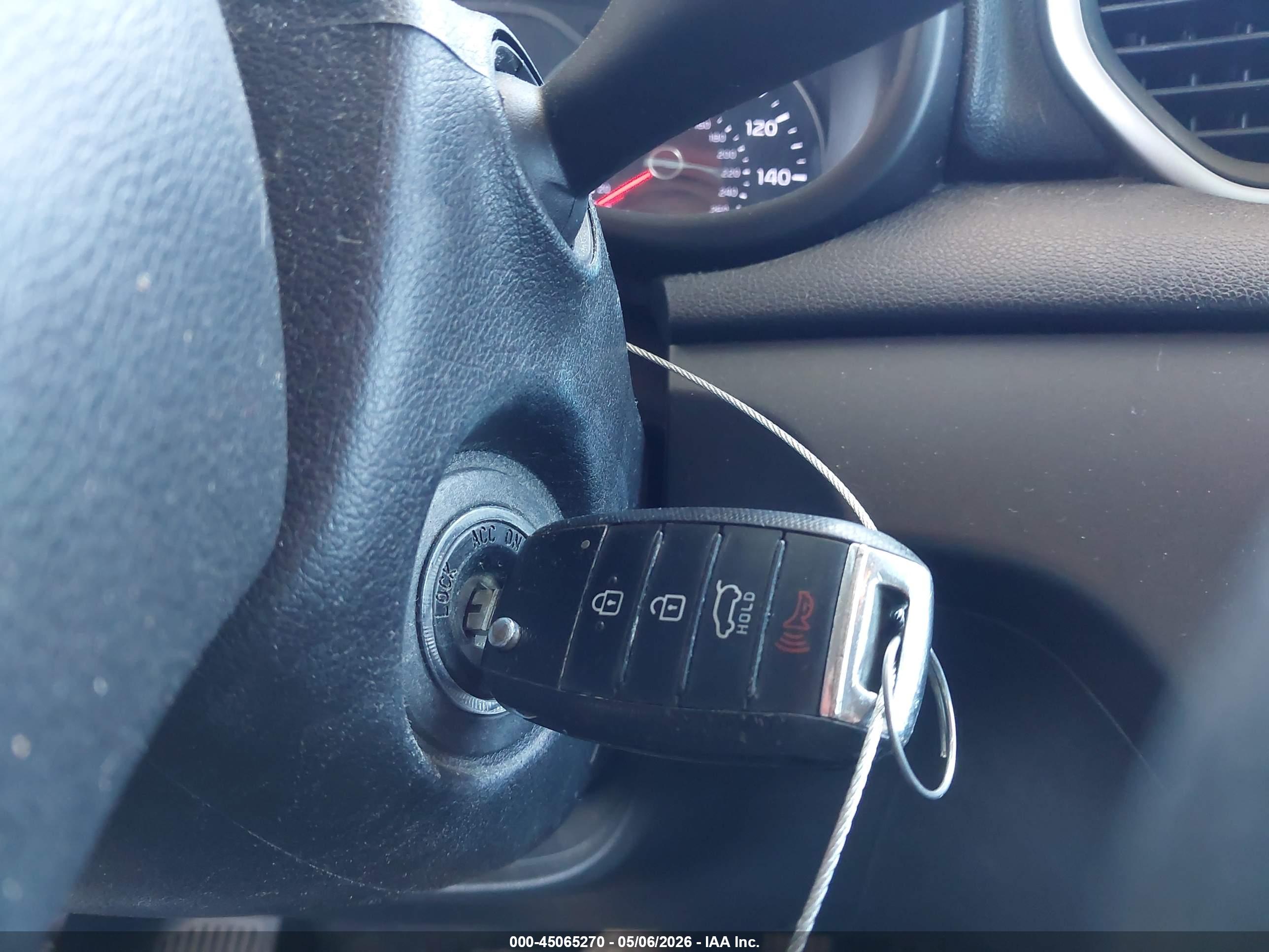 KIA SPORTAGE image 11