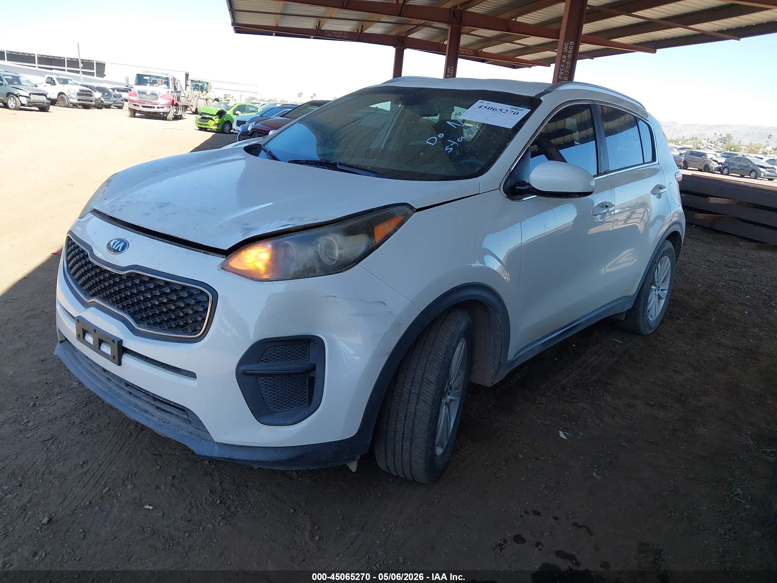 KIA SPORTAGE image 2