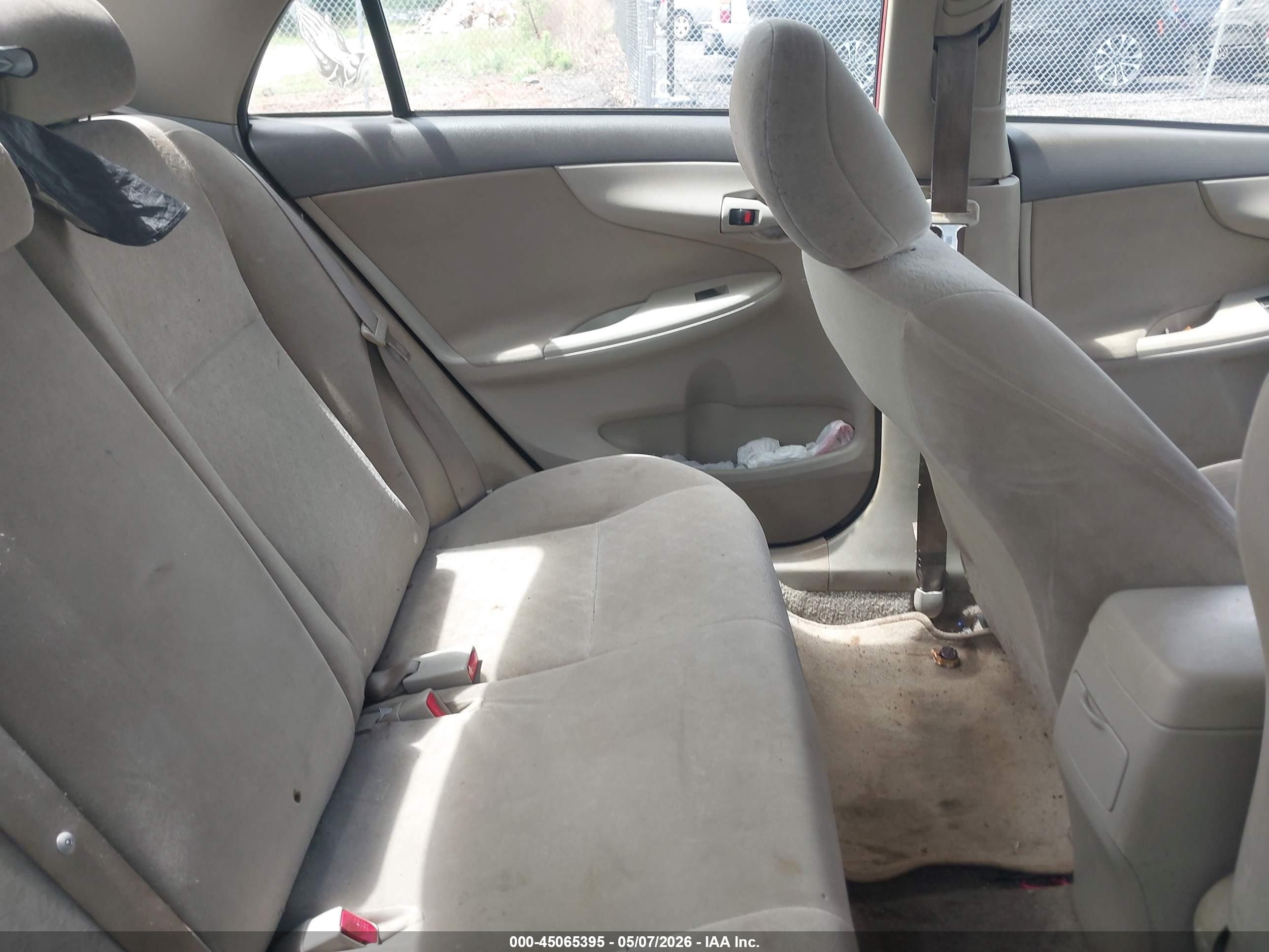 TOYOTA COROLLA image 8