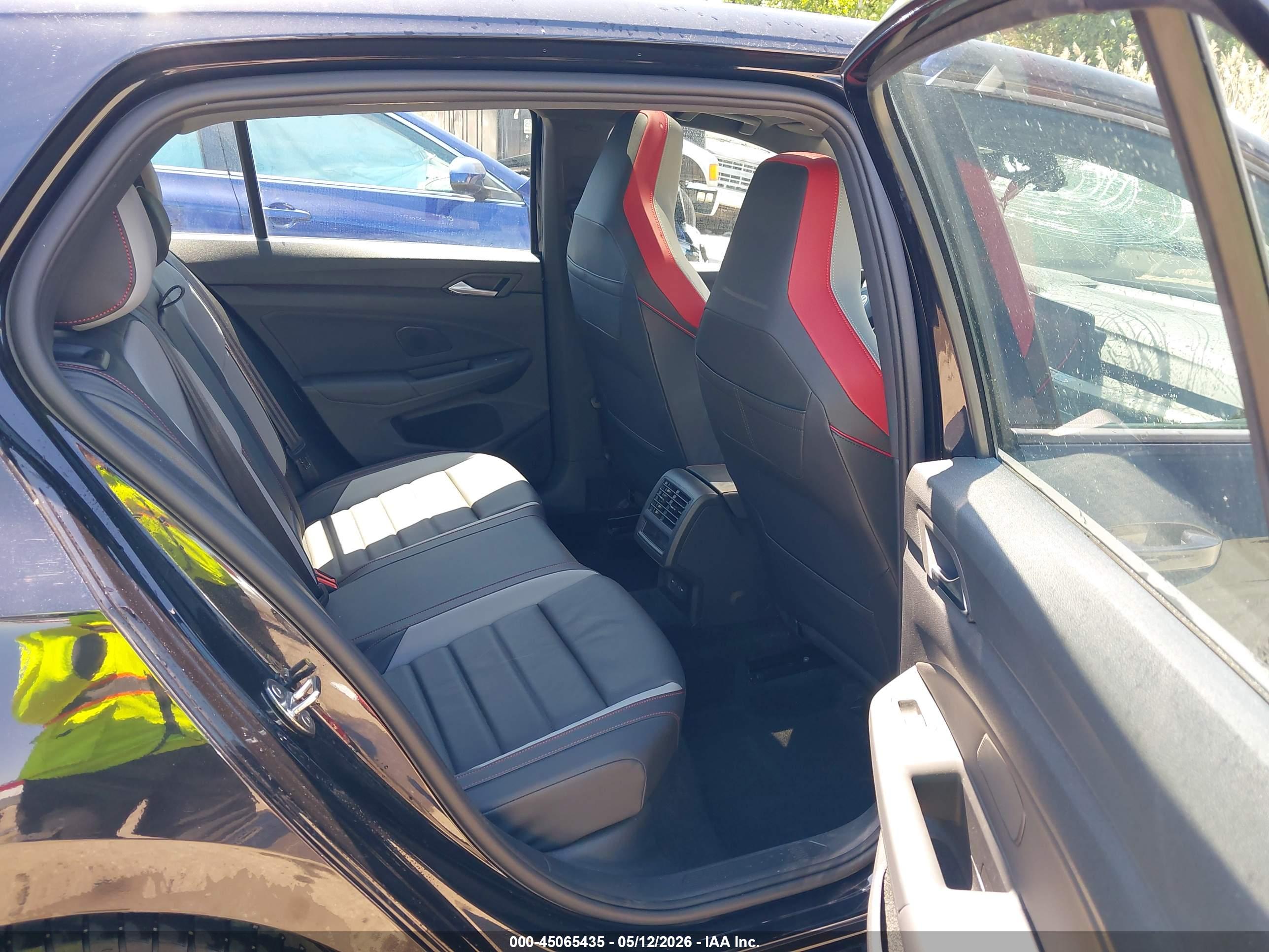 VOLKSWAGEN GOLF image 8