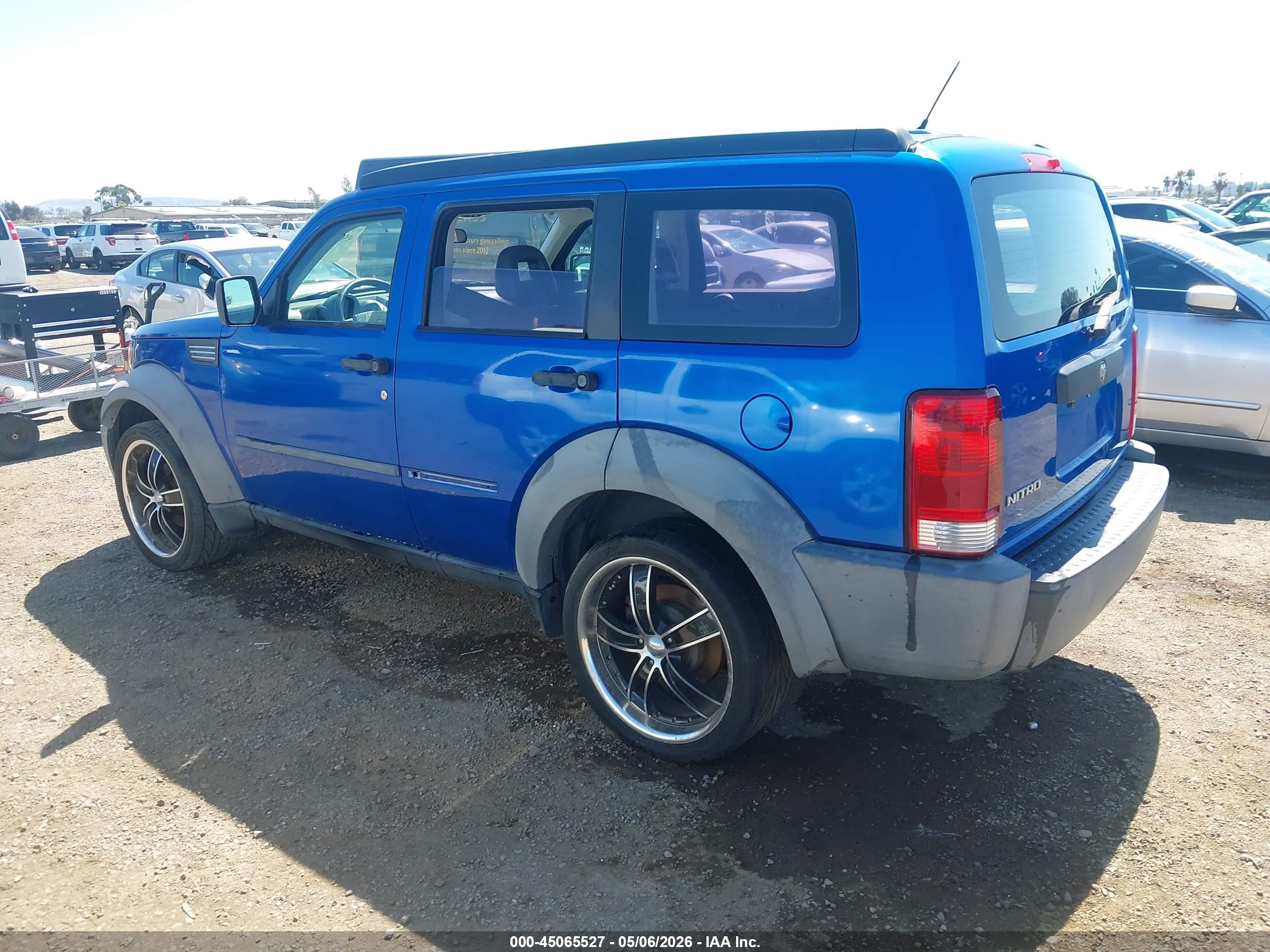 DODGE NITRO image 3