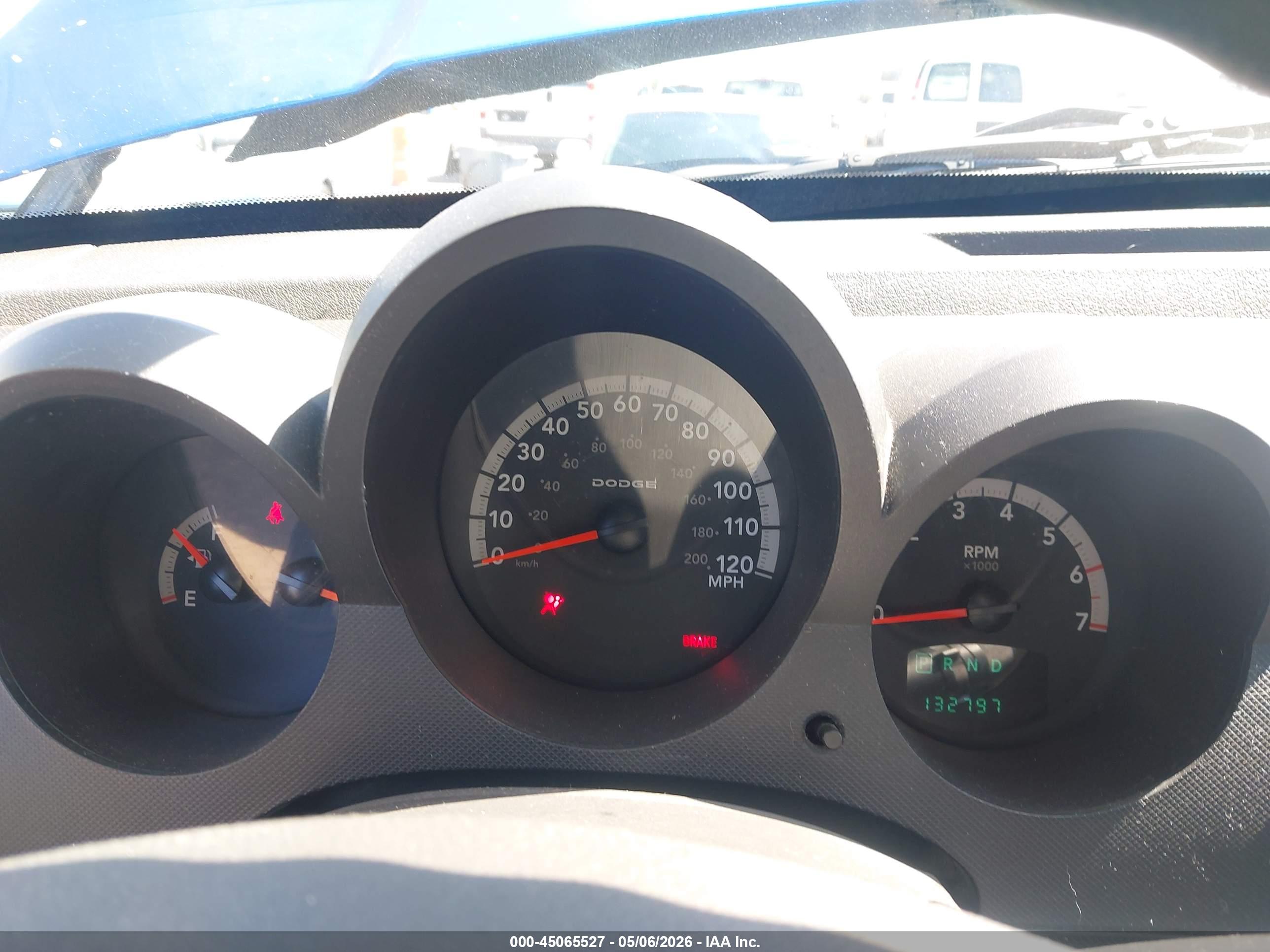 DODGE NITRO image 7