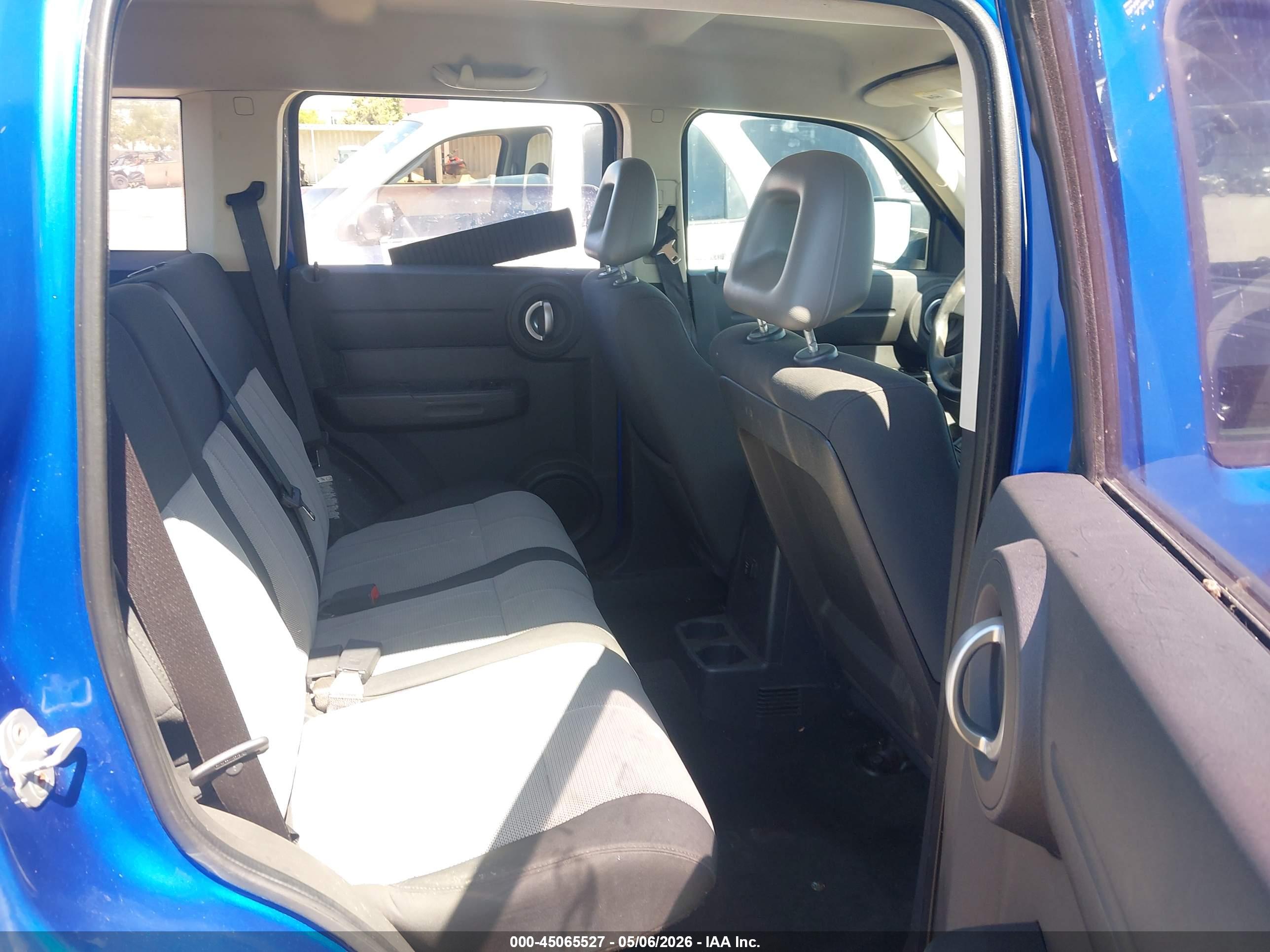 DODGE NITRO image 8