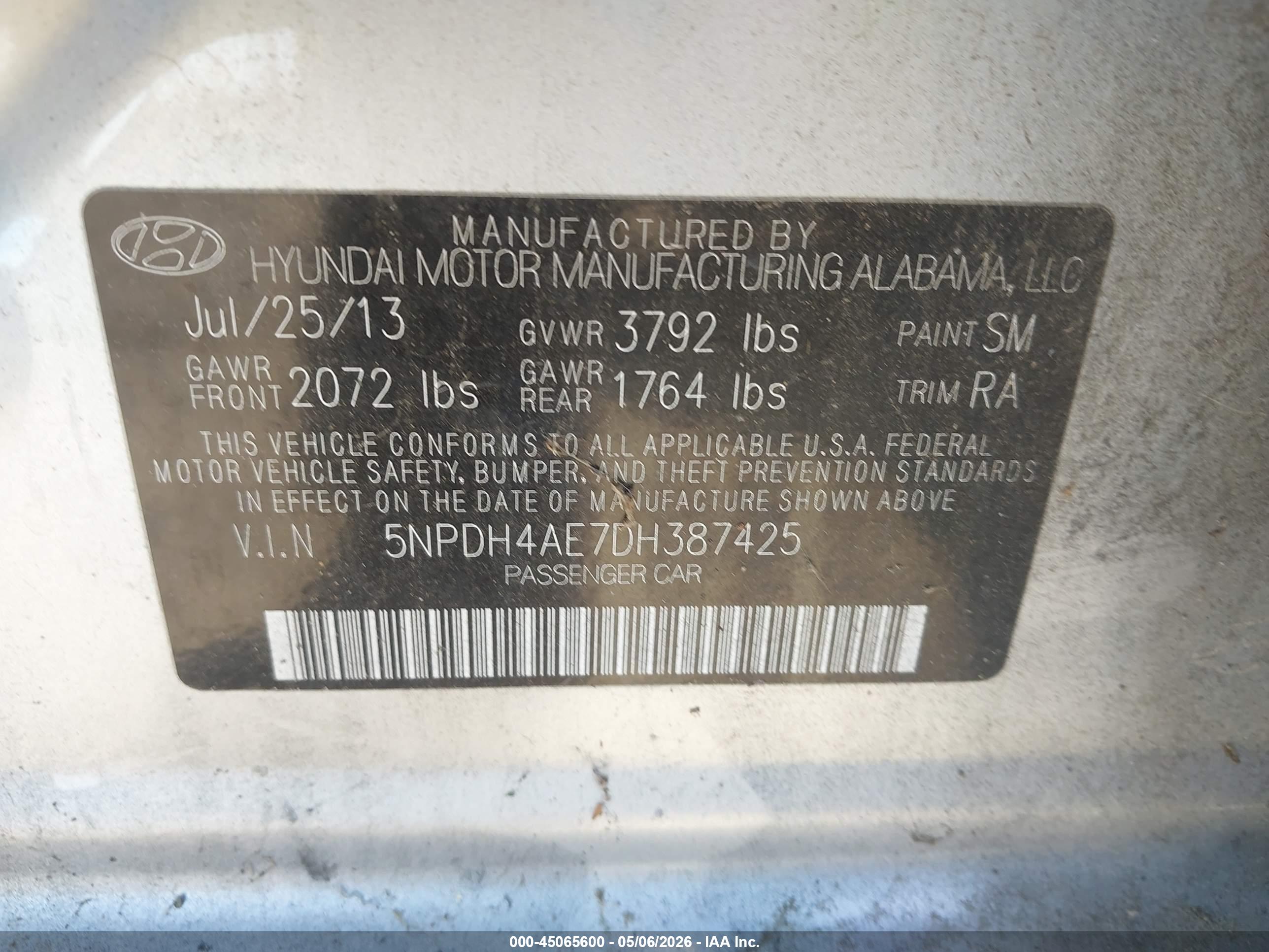 HYUNDAI ELANTRA image 9