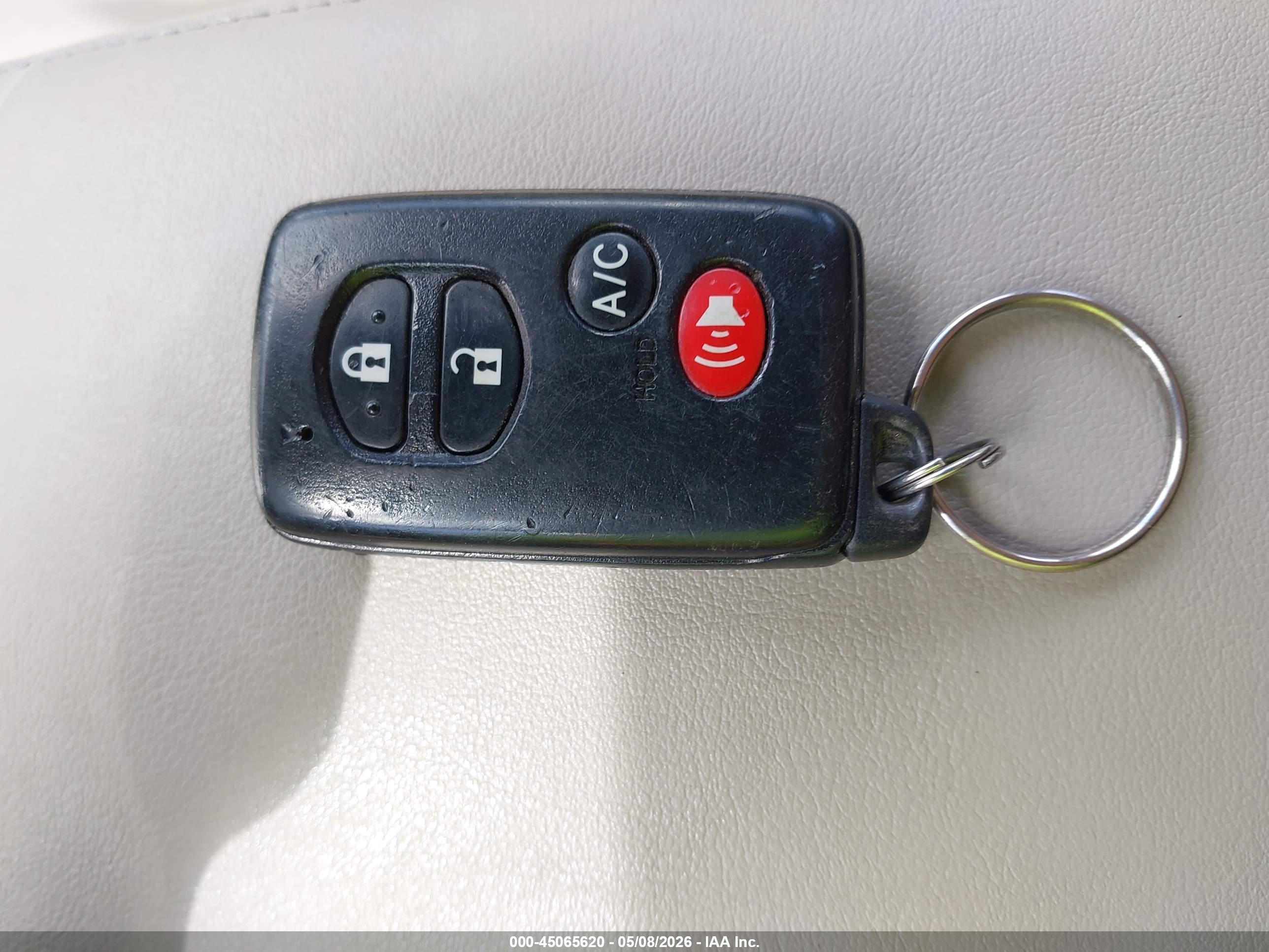 TOYOTA PRIUS image 11
