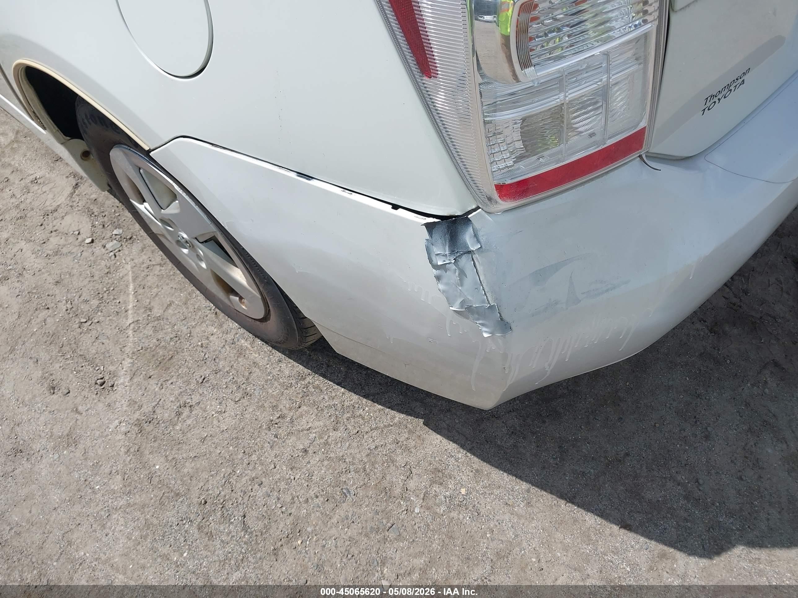 TOYOTA PRIUS image 6