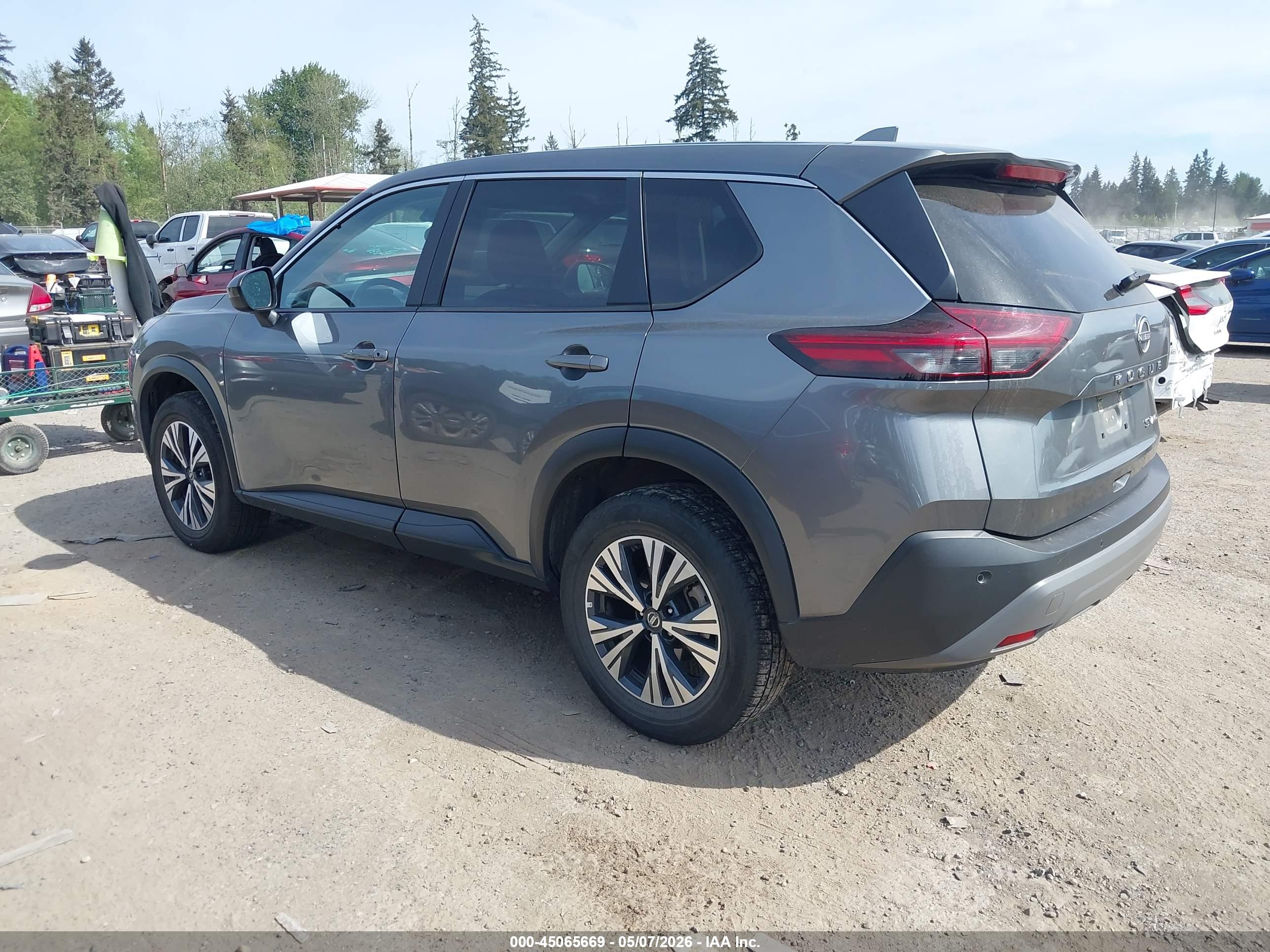 NISSAN ROGUE image 3