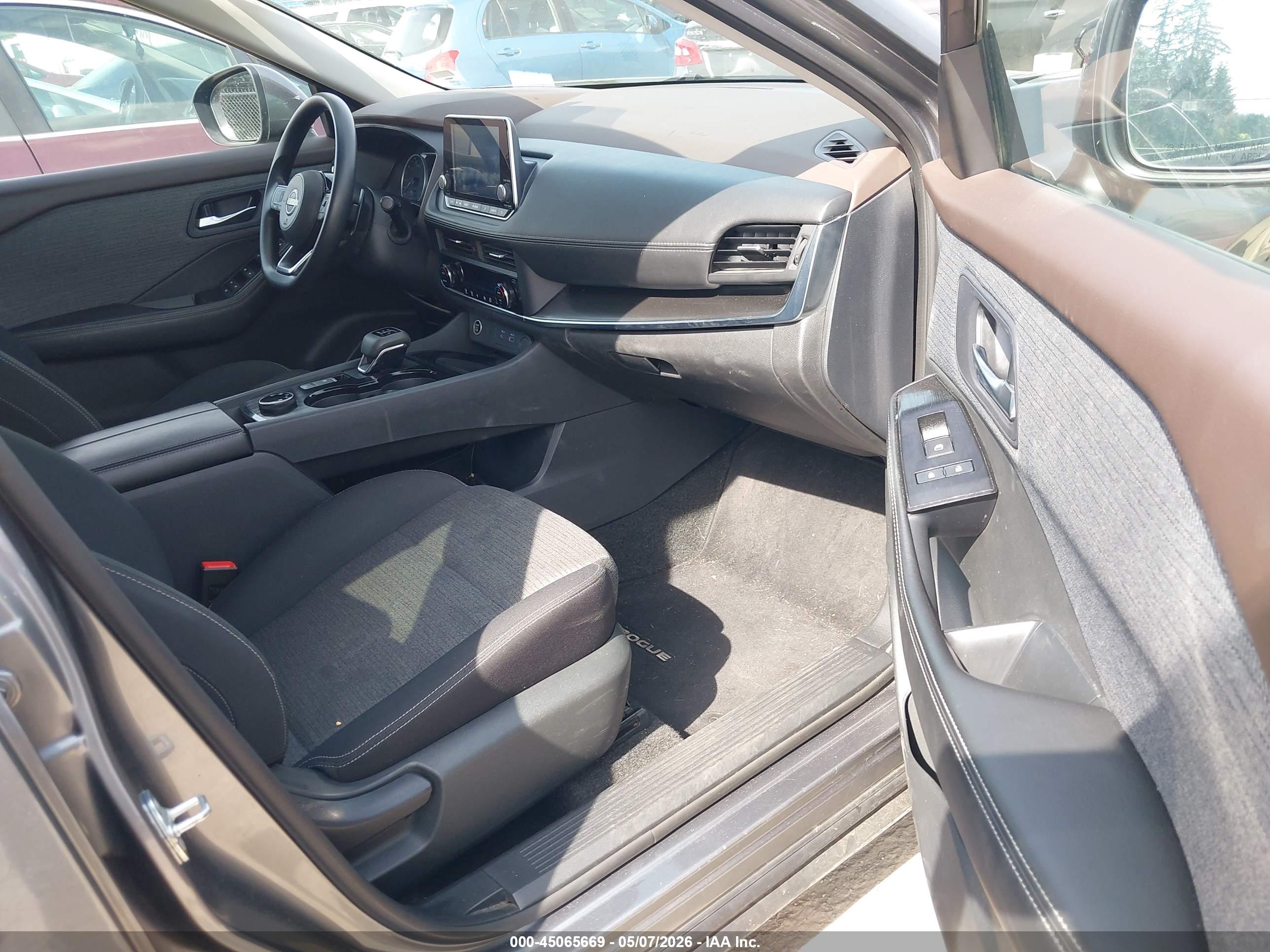 NISSAN ROGUE image 5