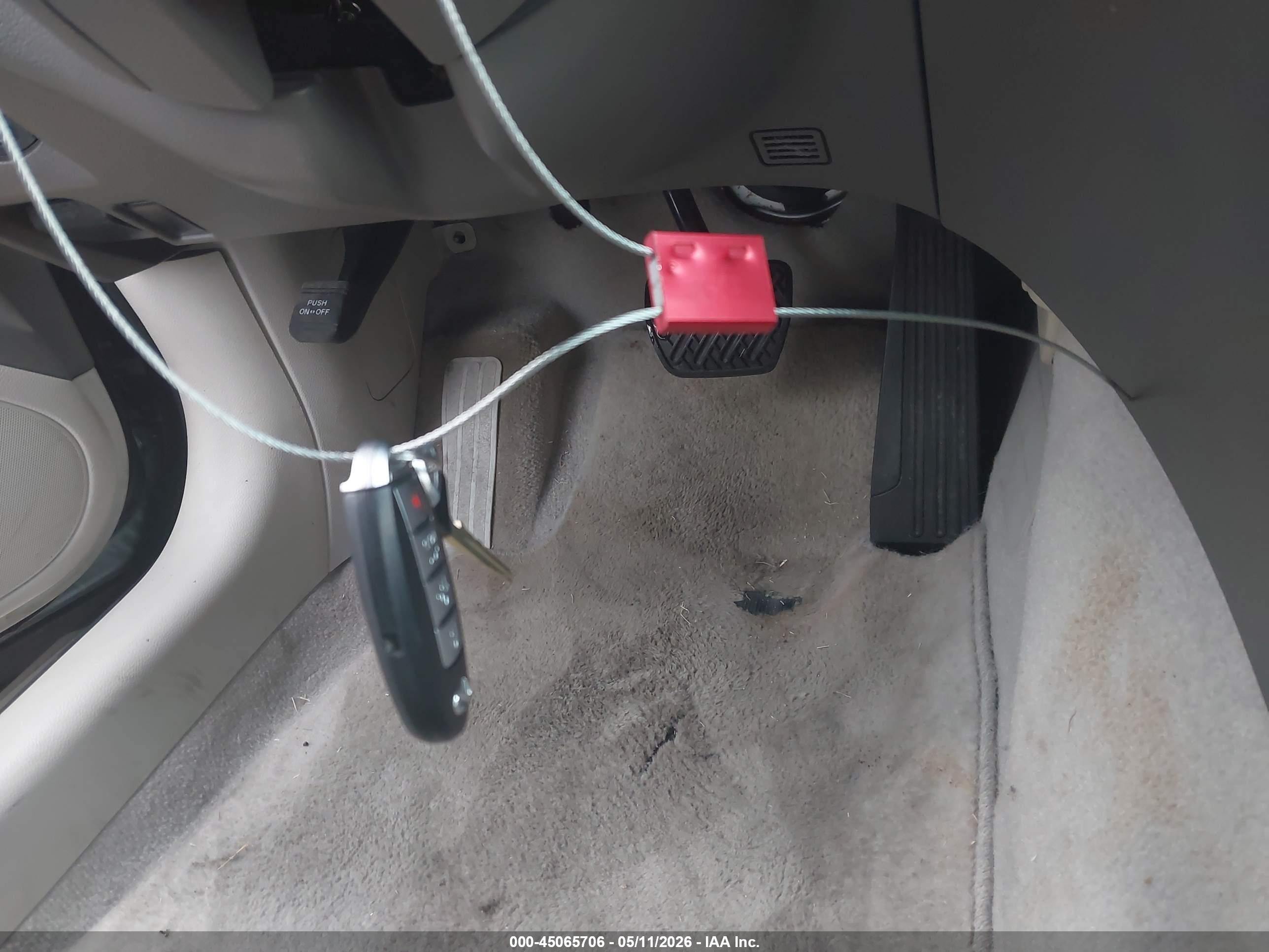 INFINITI Q40 image 11