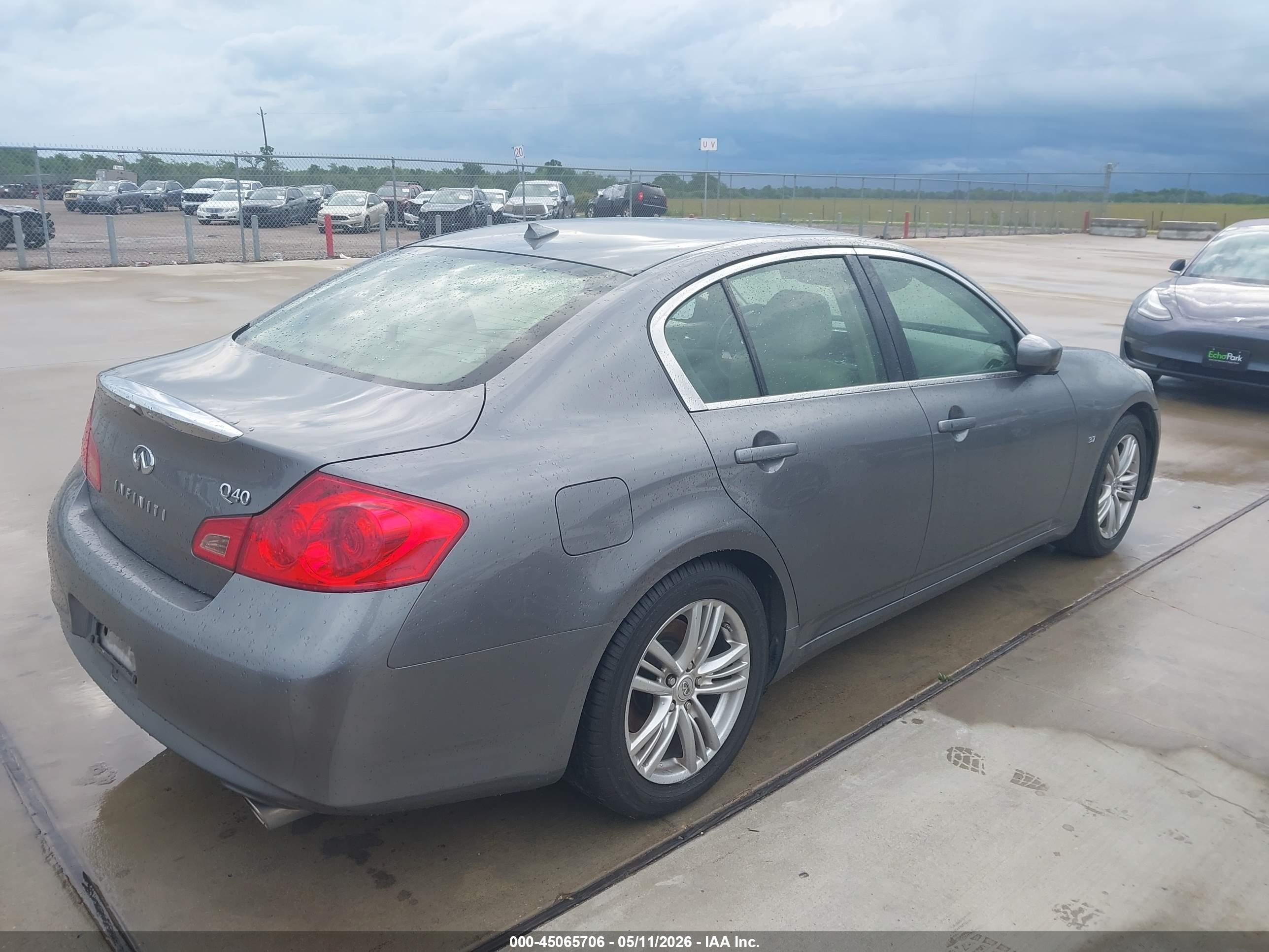 INFINITI Q40 image 4