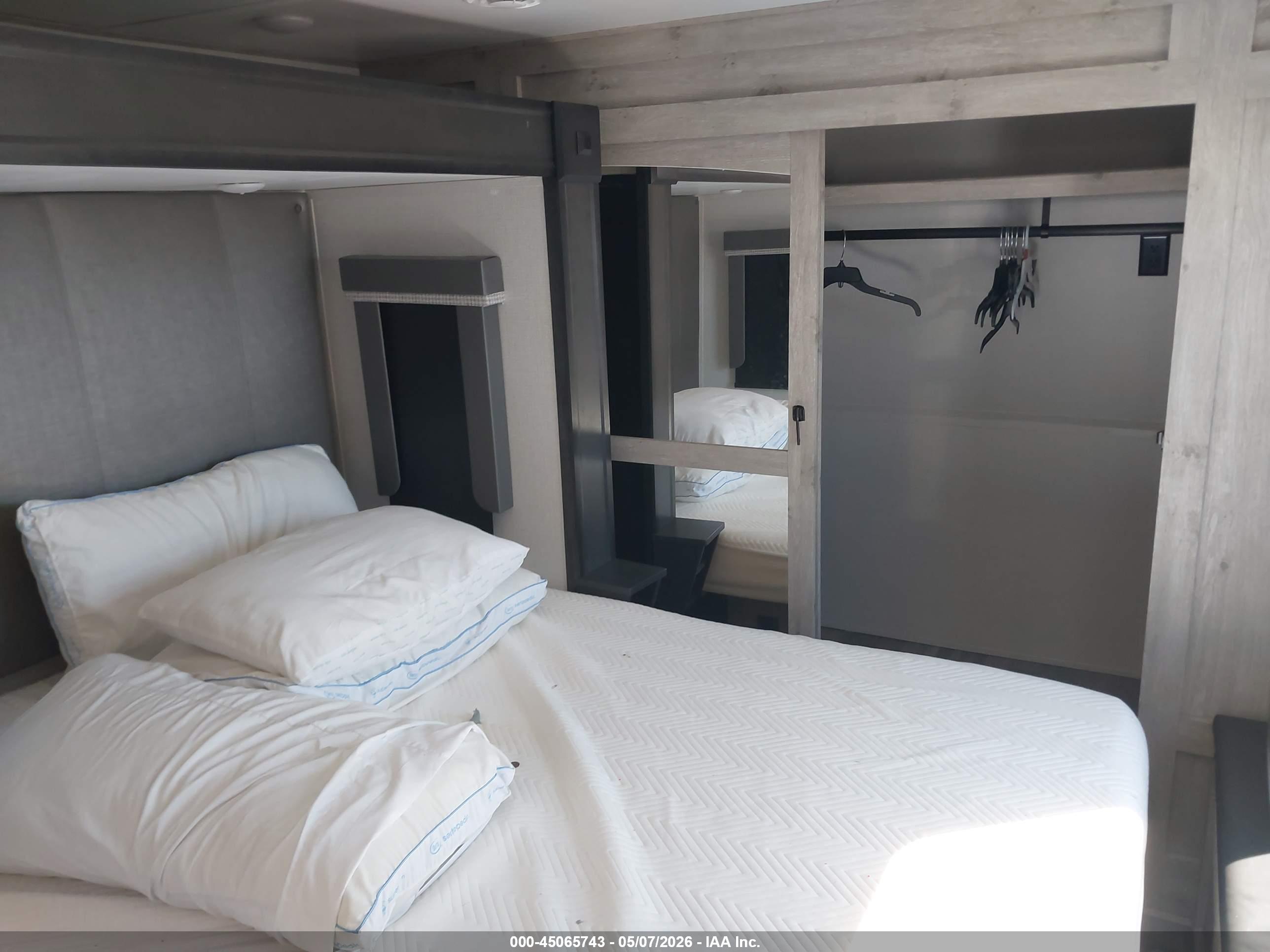 KEYSTONE RV image 5