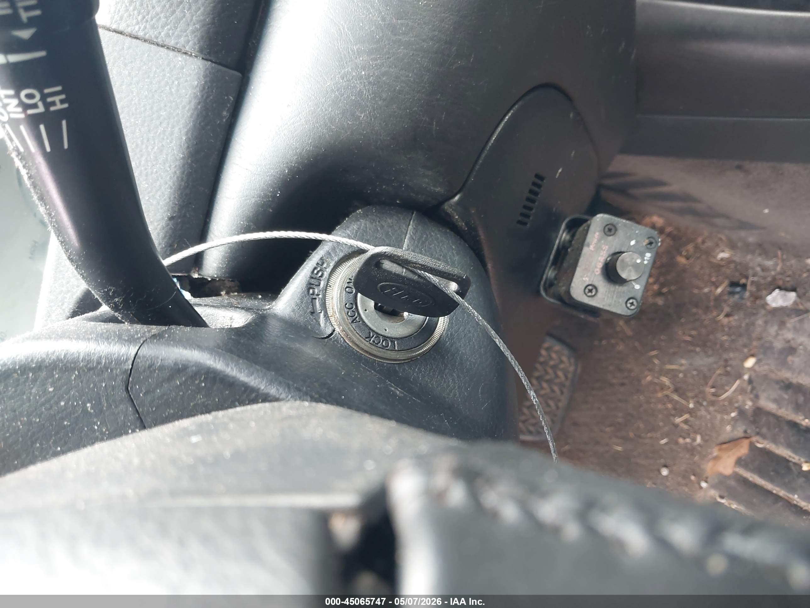 TOYOTA CAMRY image 11