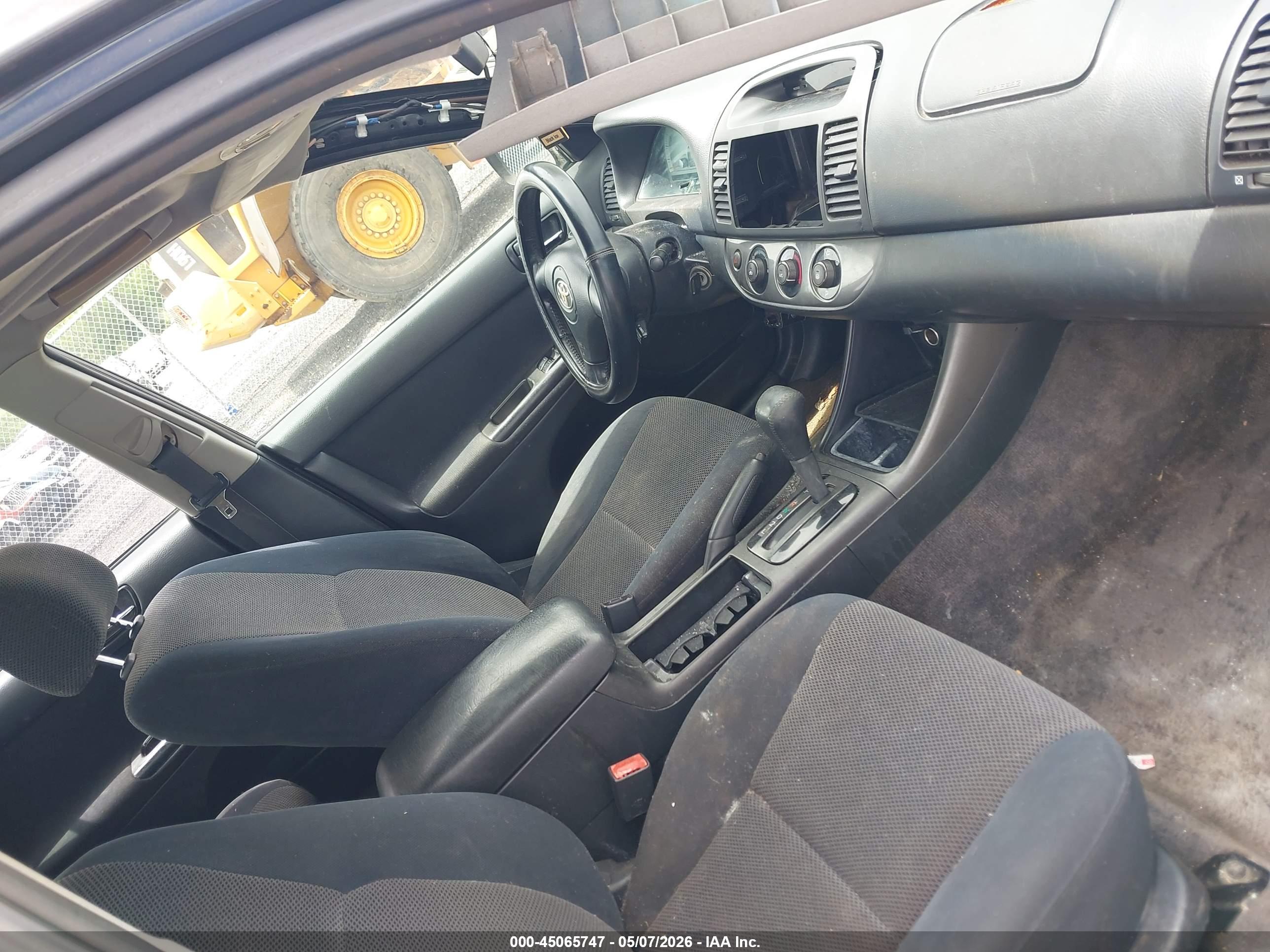 TOYOTA CAMRY image 5
