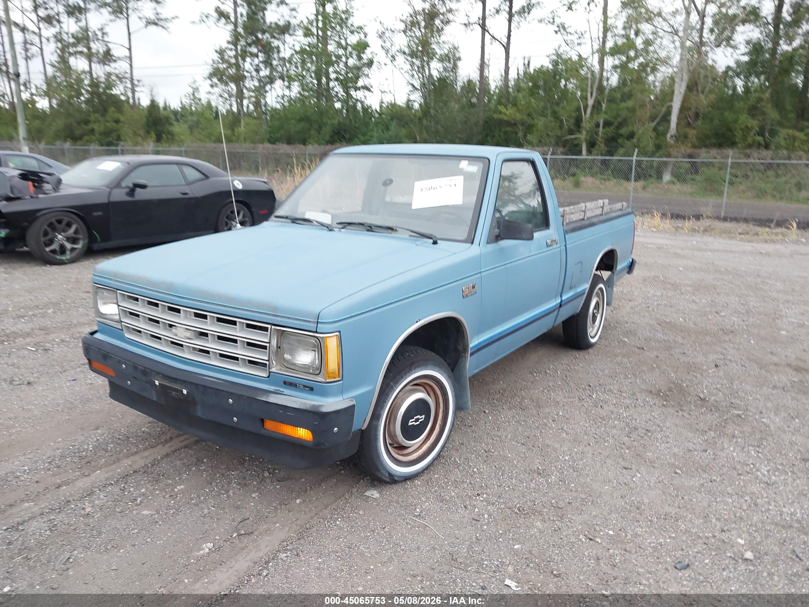 CHEVROLET S image 2
