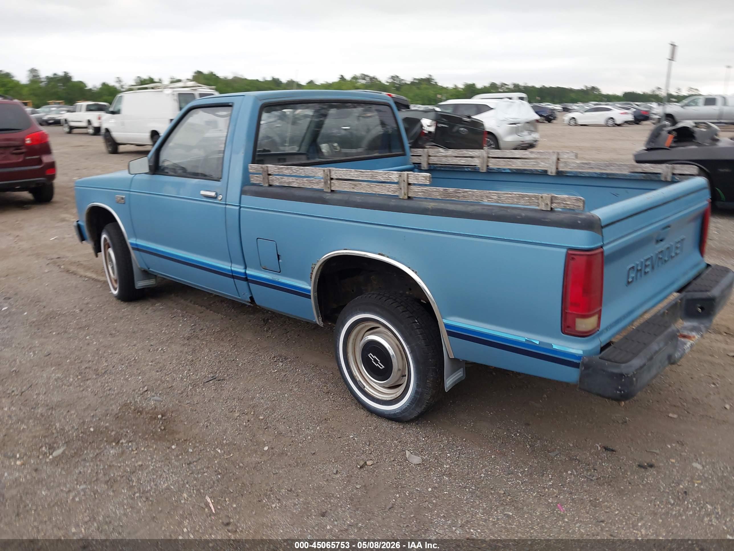 CHEVROLET S image 3