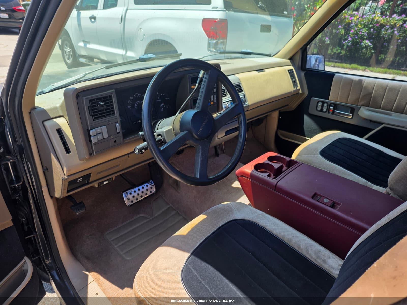 CHEVROLET GMT-400 image 5