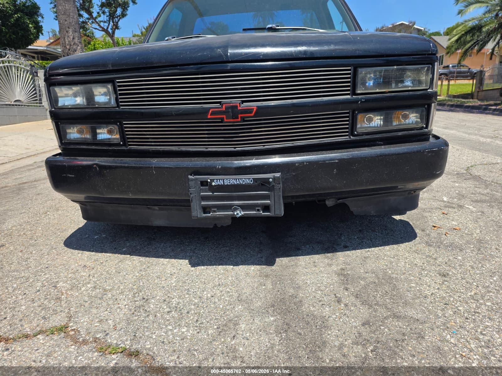 CHEVROLET GMT-400 image 6