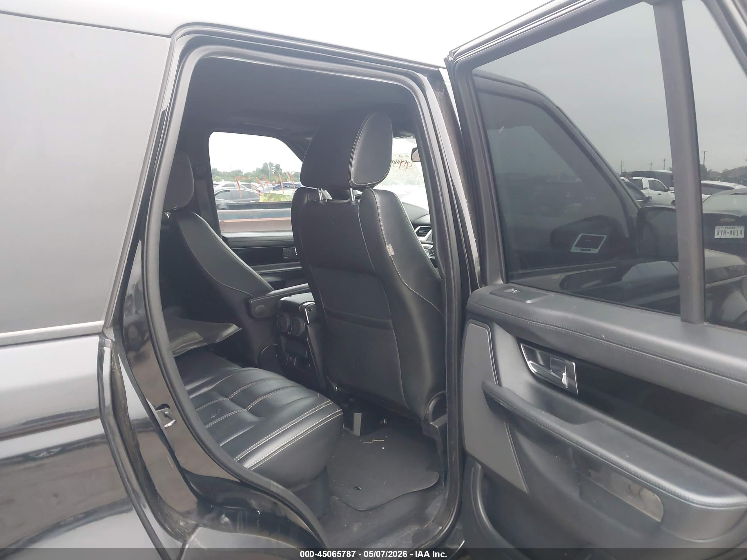LAND ROVER image 8