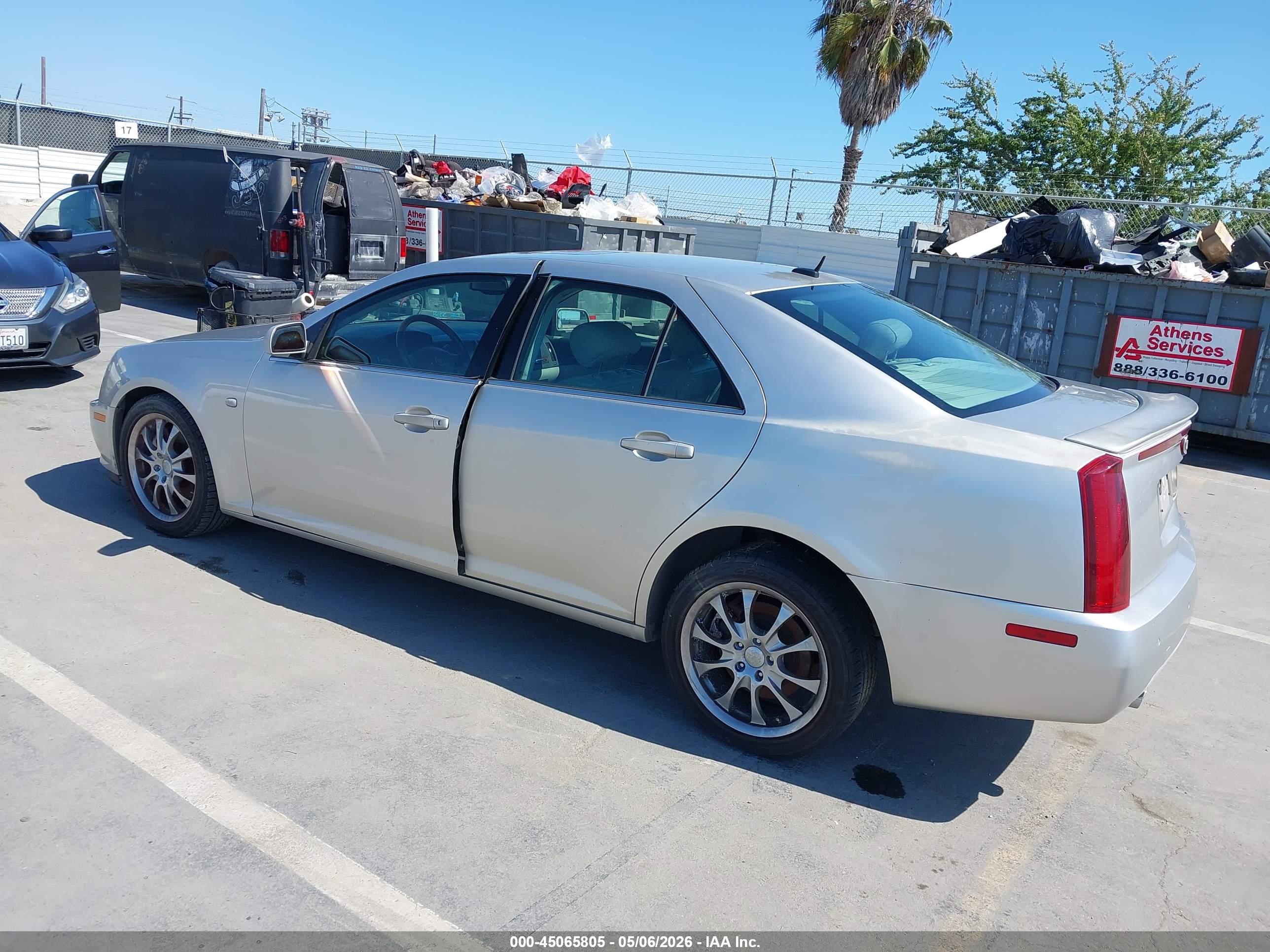 CADILLAC STS image 3