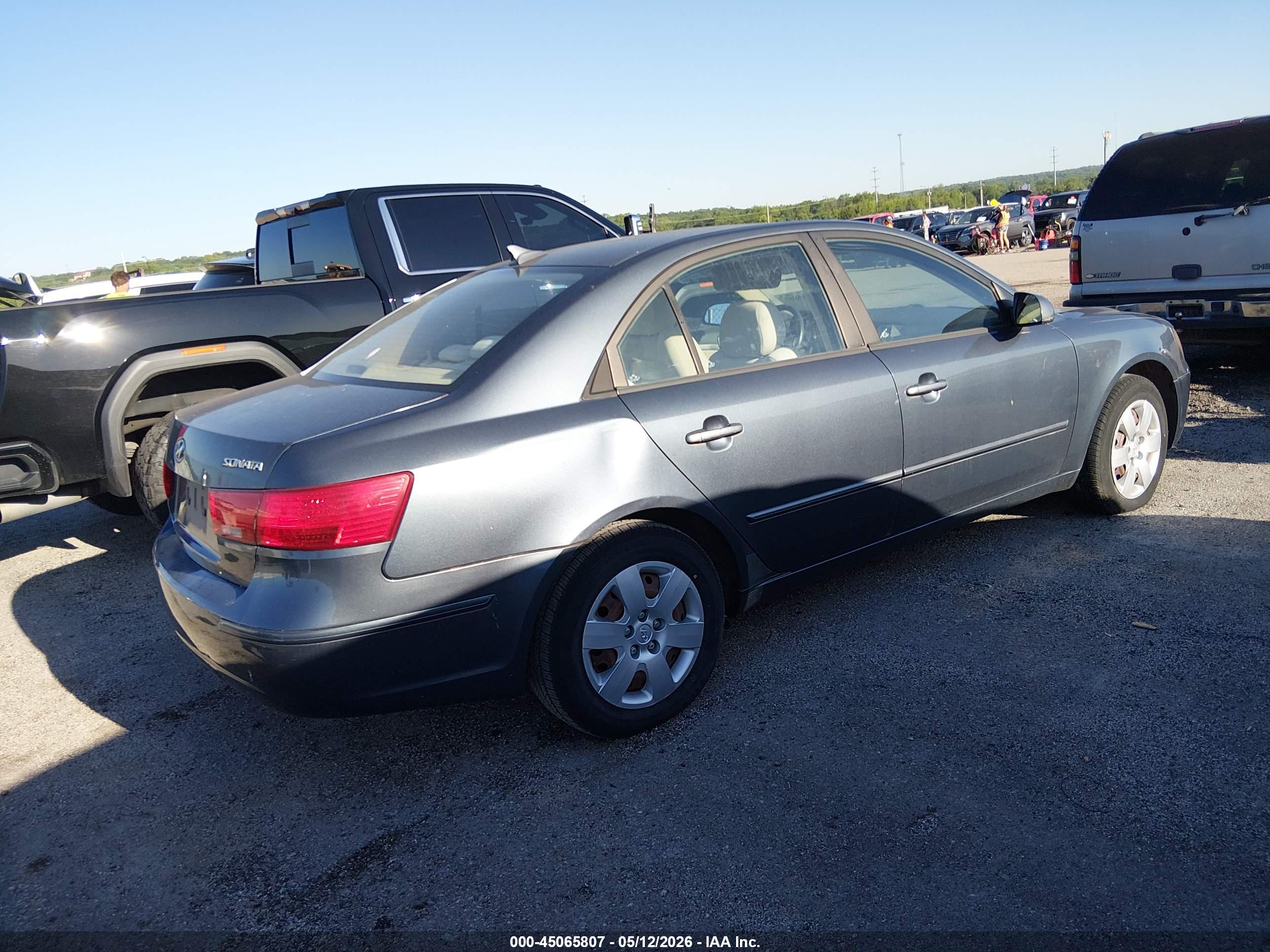 HYUNDAI SONATA image 4