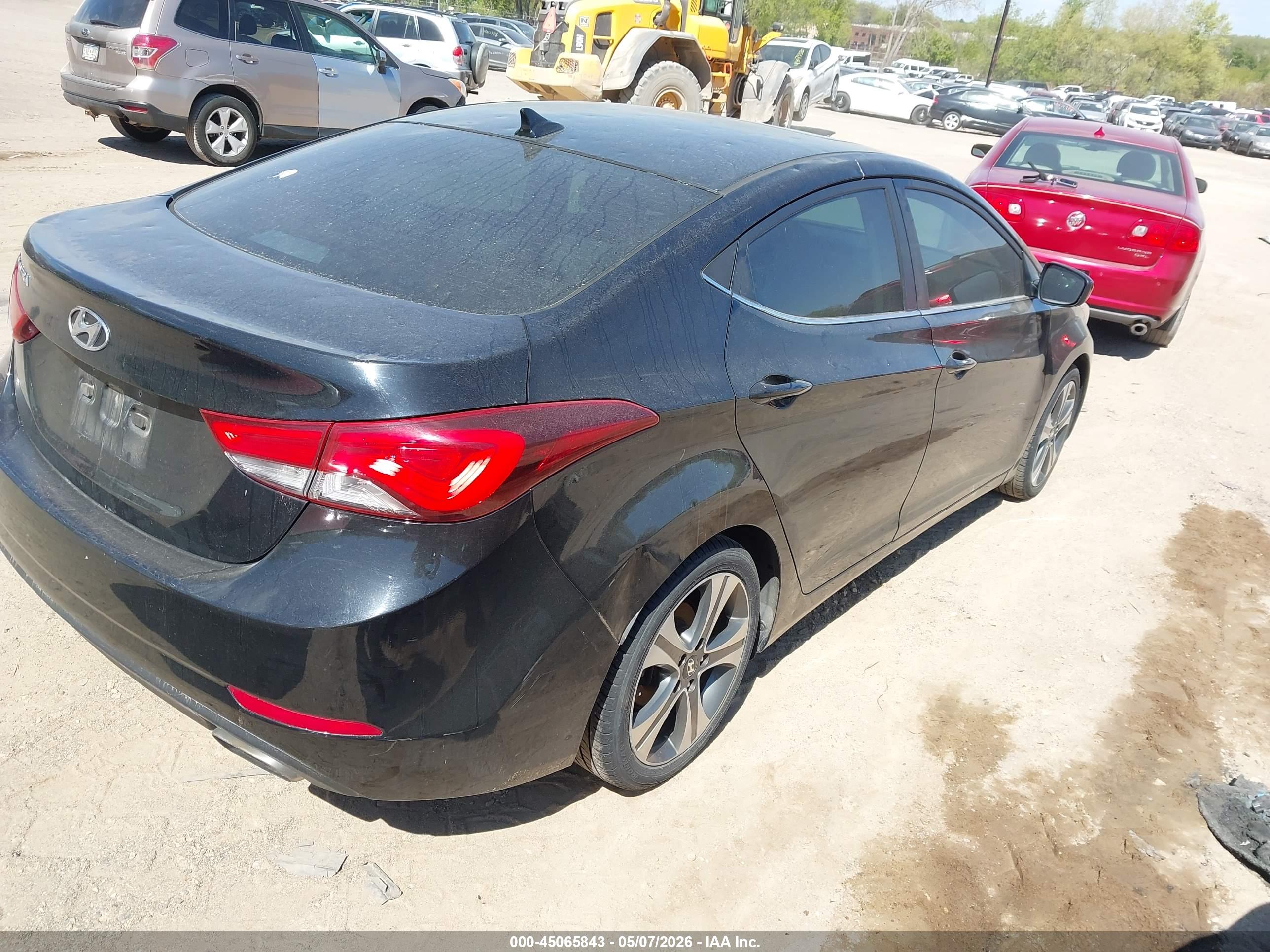 HYUNDAI ELANTRA image 4